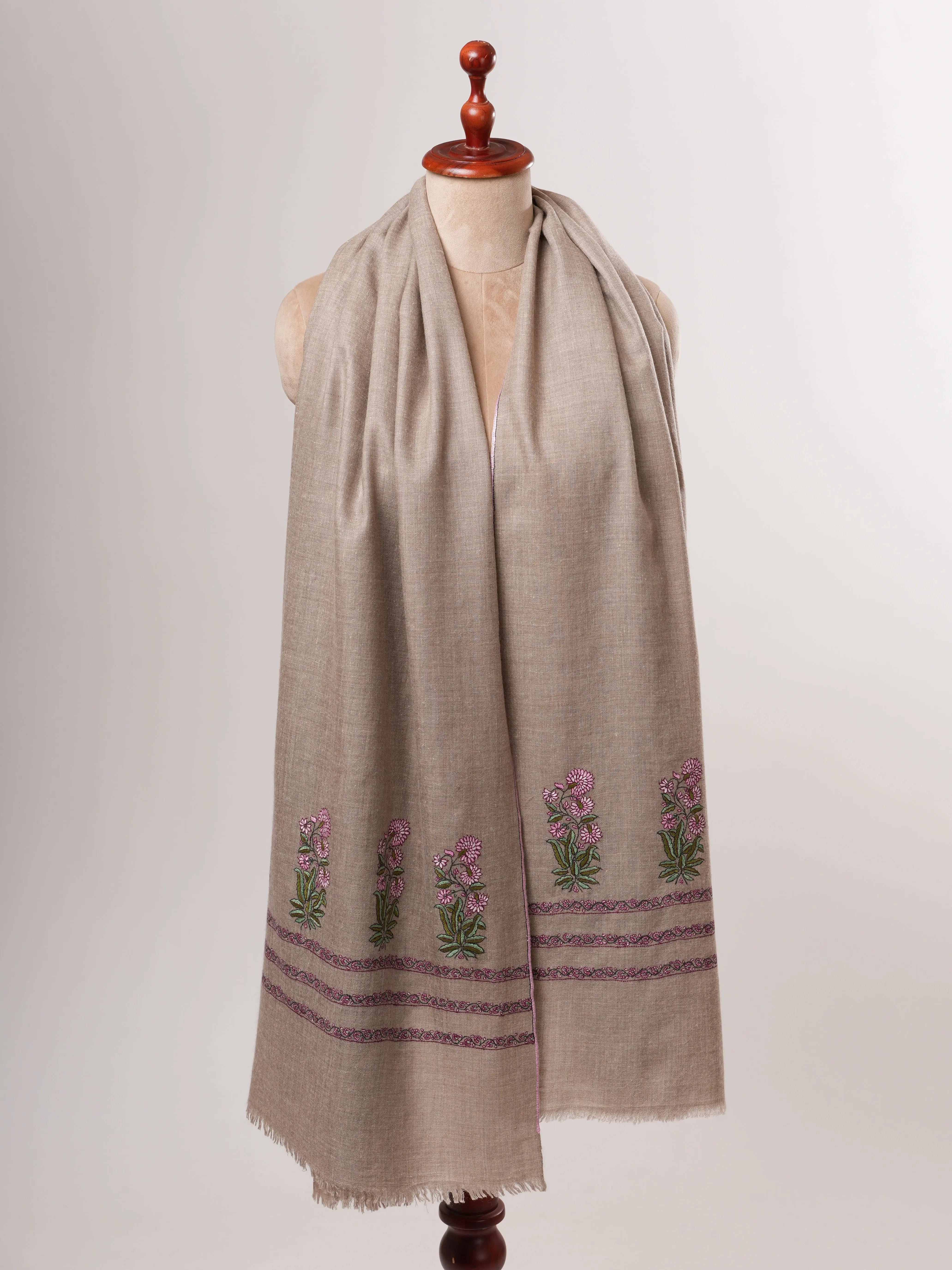 Grey Pashmina Shawl – Handwoven with Mughal Motif Palla Embroidery Shahkaar