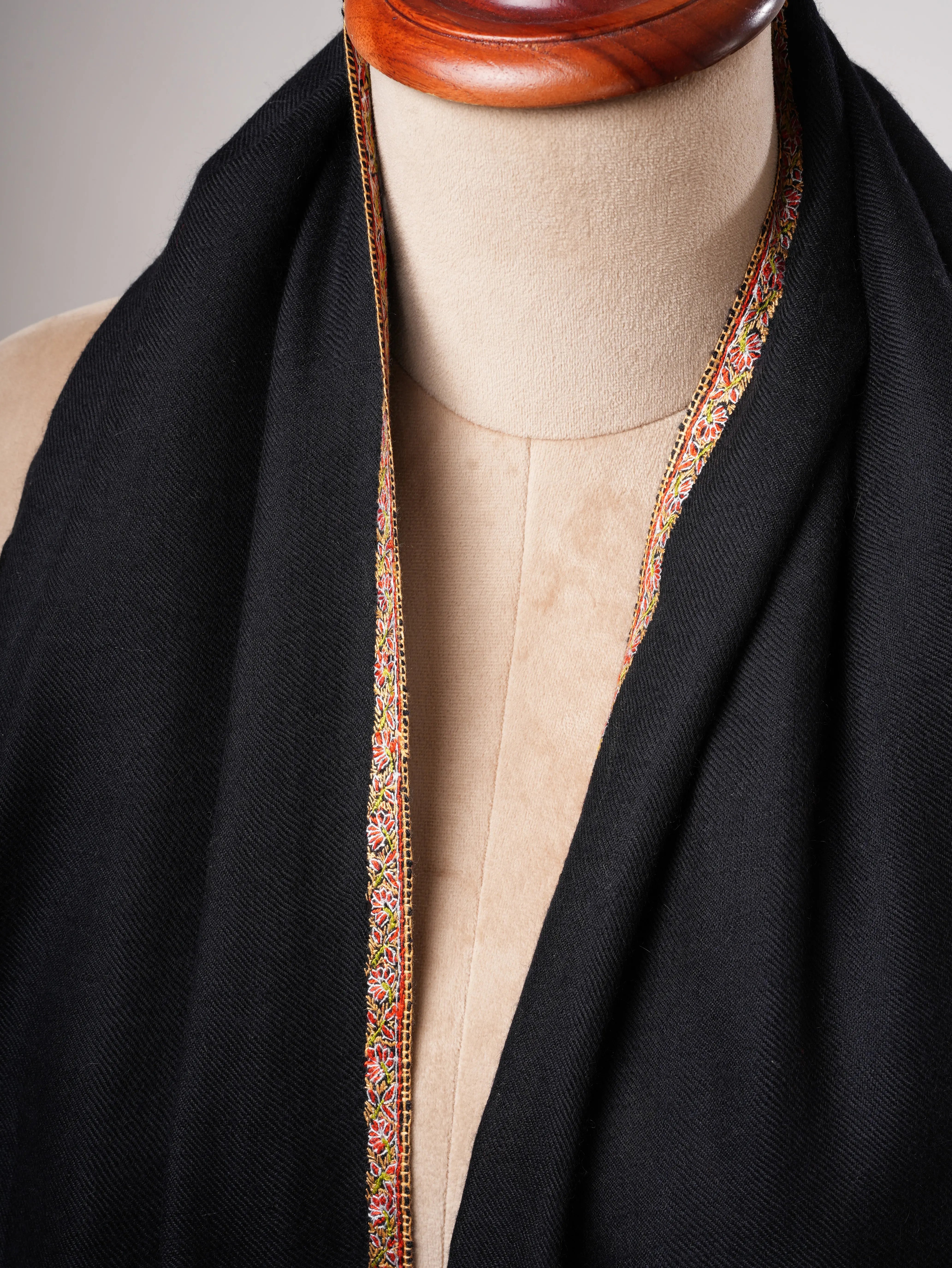 Black Bail Embroidered Soft Pashmina Shawl – Kashmiri Shawl Shahkaar