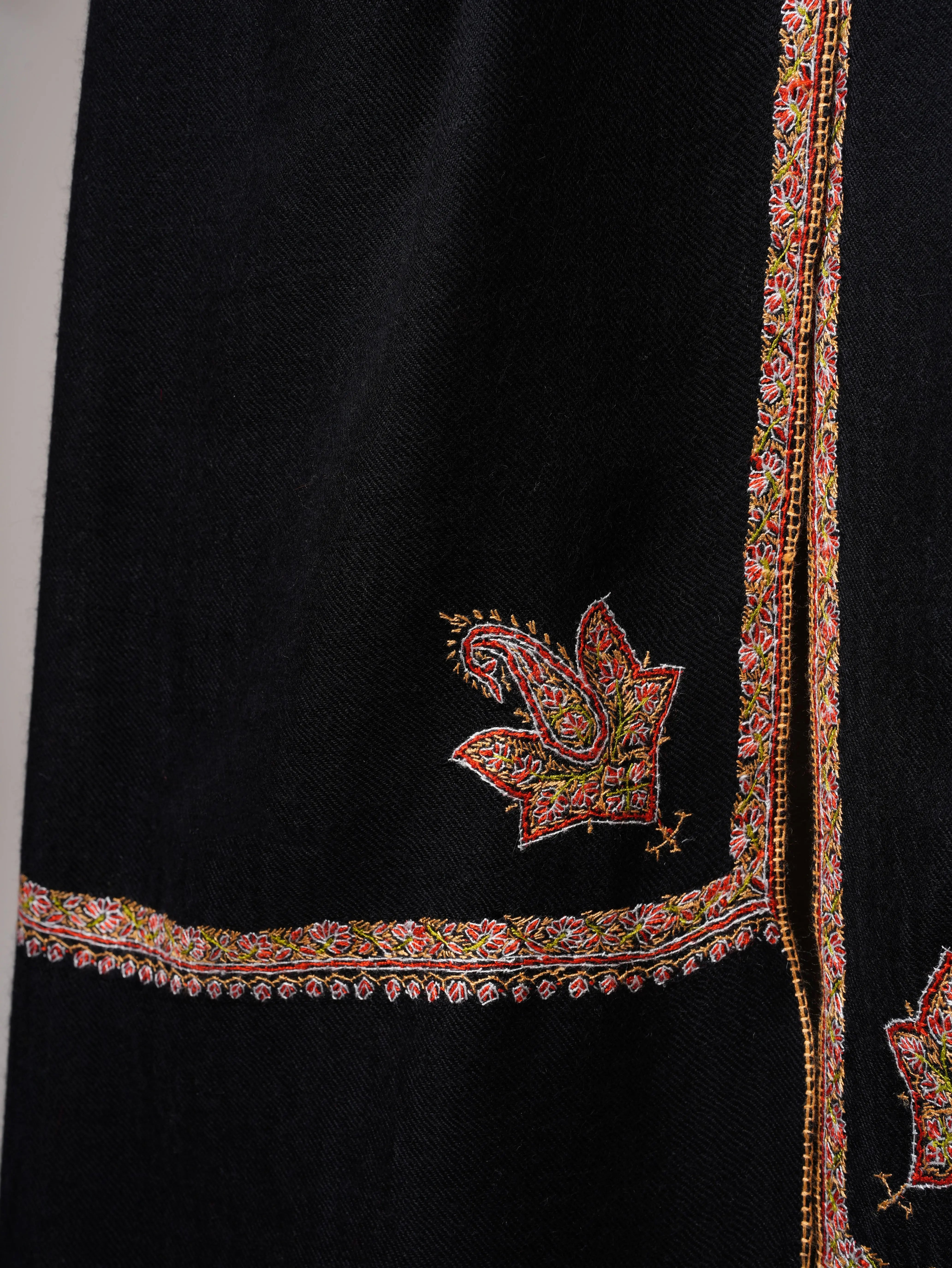 Black Bail Embroidered Soft Pashmina Shawl – Kashmiri Shawl Shahkaar