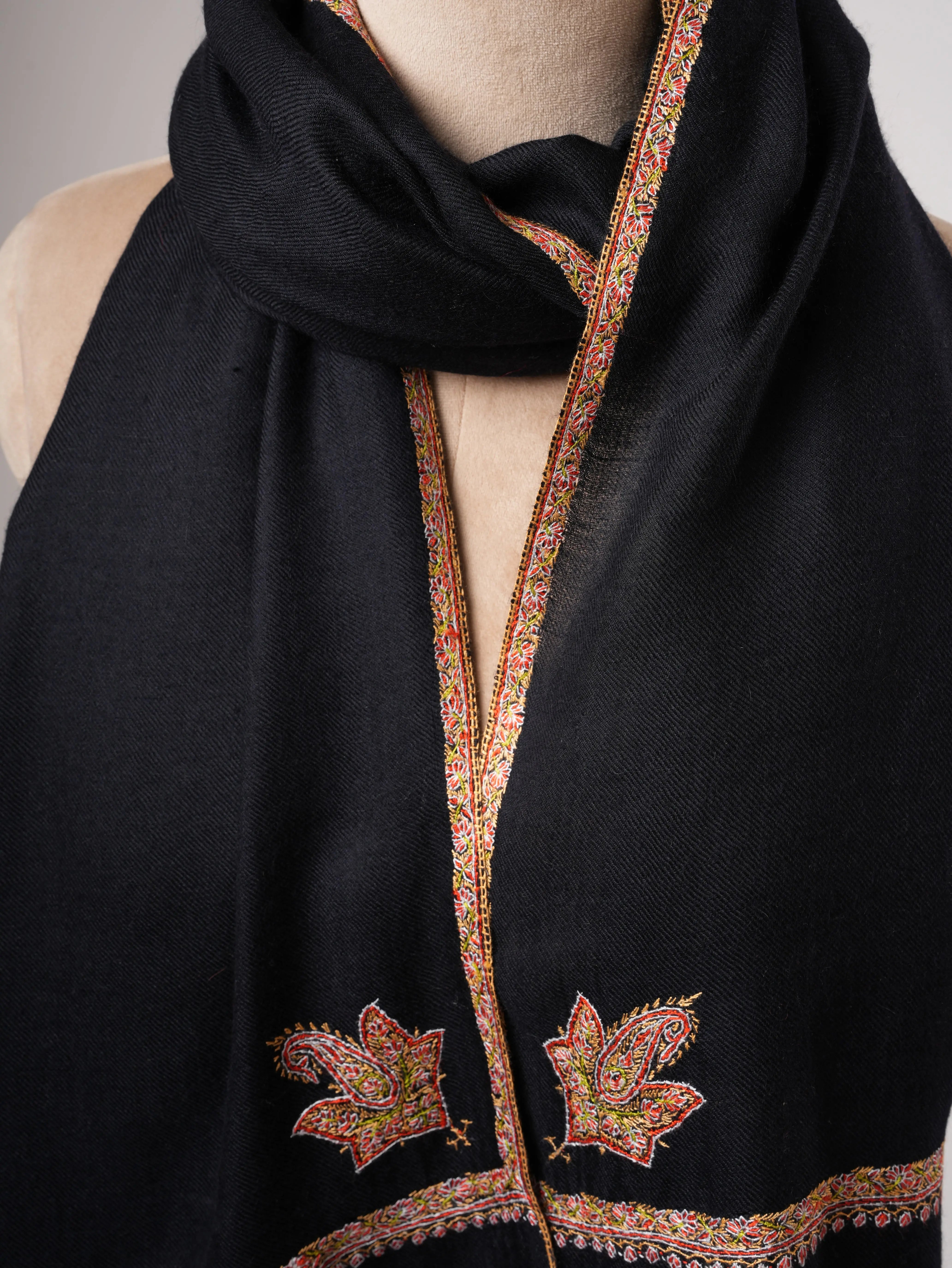 Black Bail Embroidered Soft Pashmina Shawl – Kashmiri Shawl Shahkaar