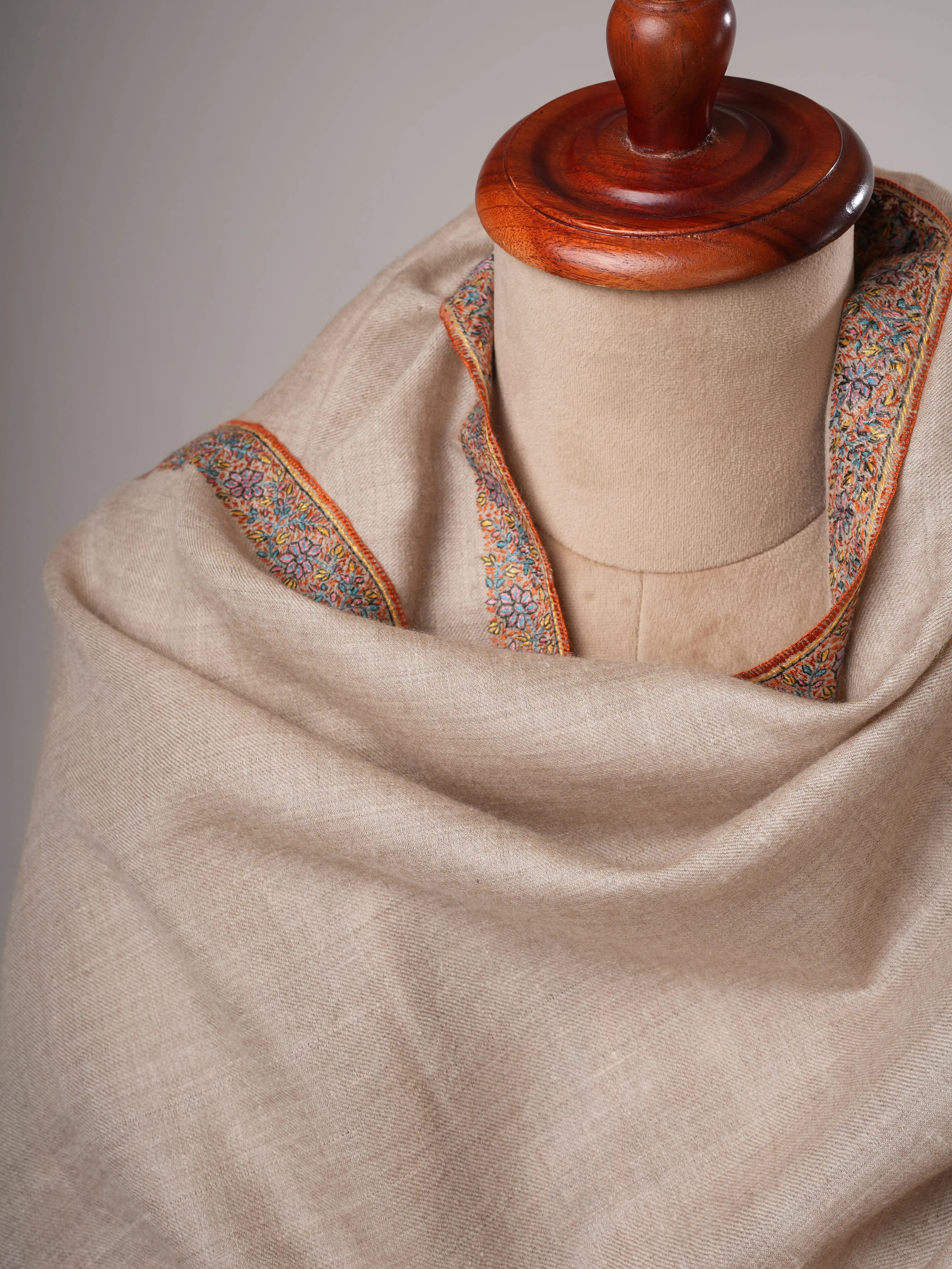 Natural Grey Kashmiri Pashmina Shawl – Hand Embroidered Hashia Border Shahkaar