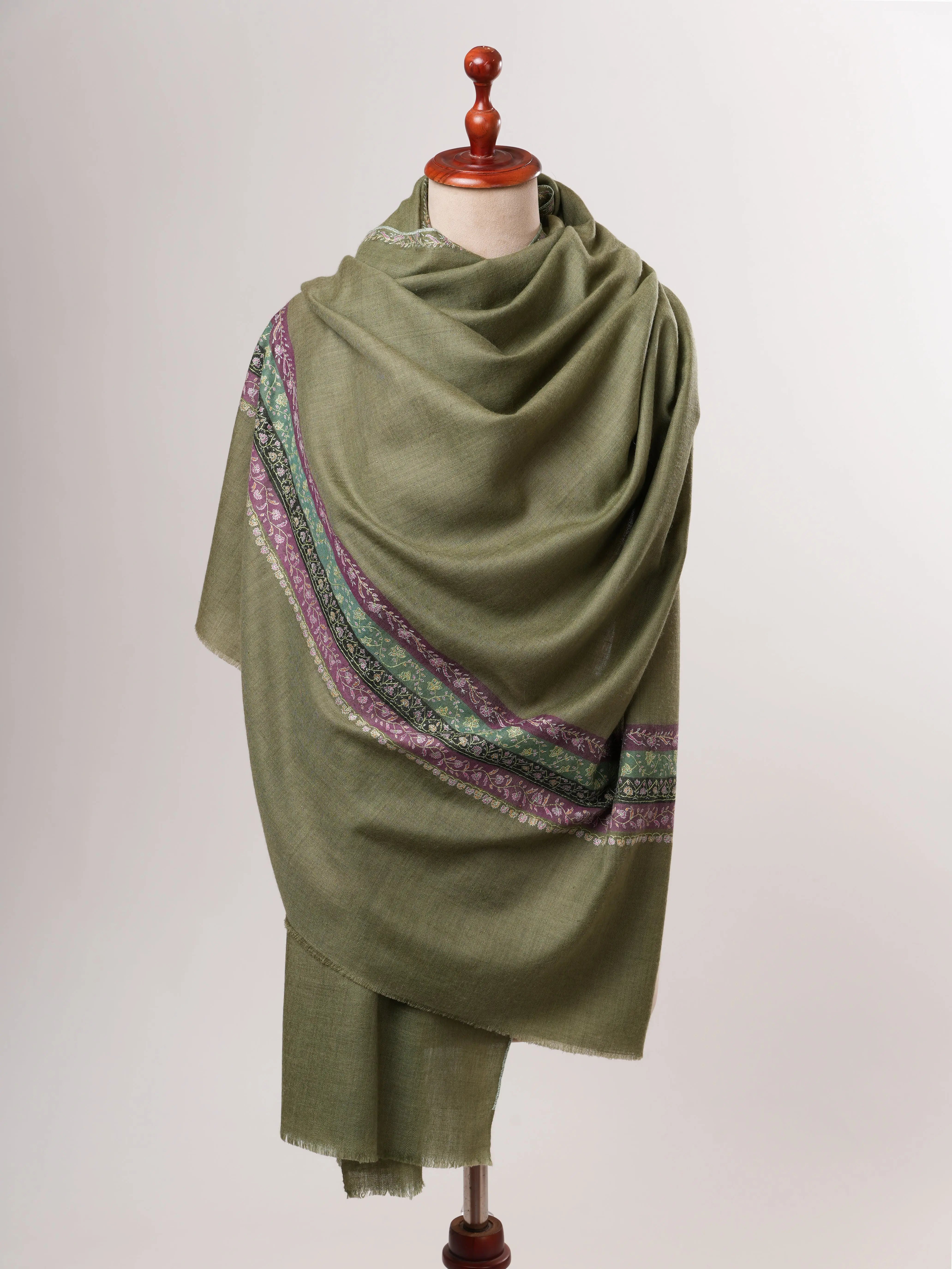 Moss Green Pashmina Shawl – Handwoven with Sozni Palla Embroidery Shahkaar