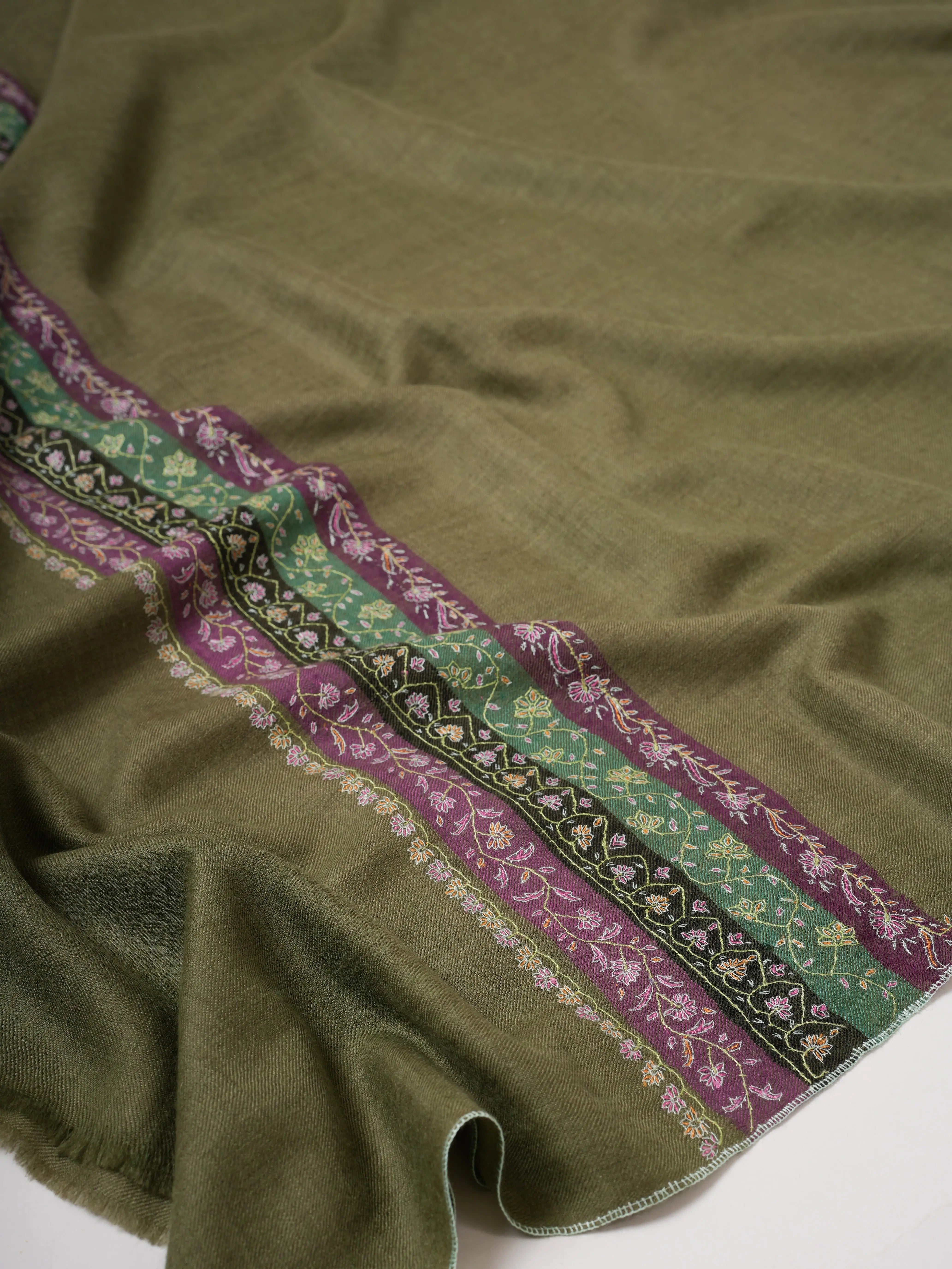 Moss Green Pashmina Shawl – Handwoven with Sozni Palla Embroidery Shahkaar