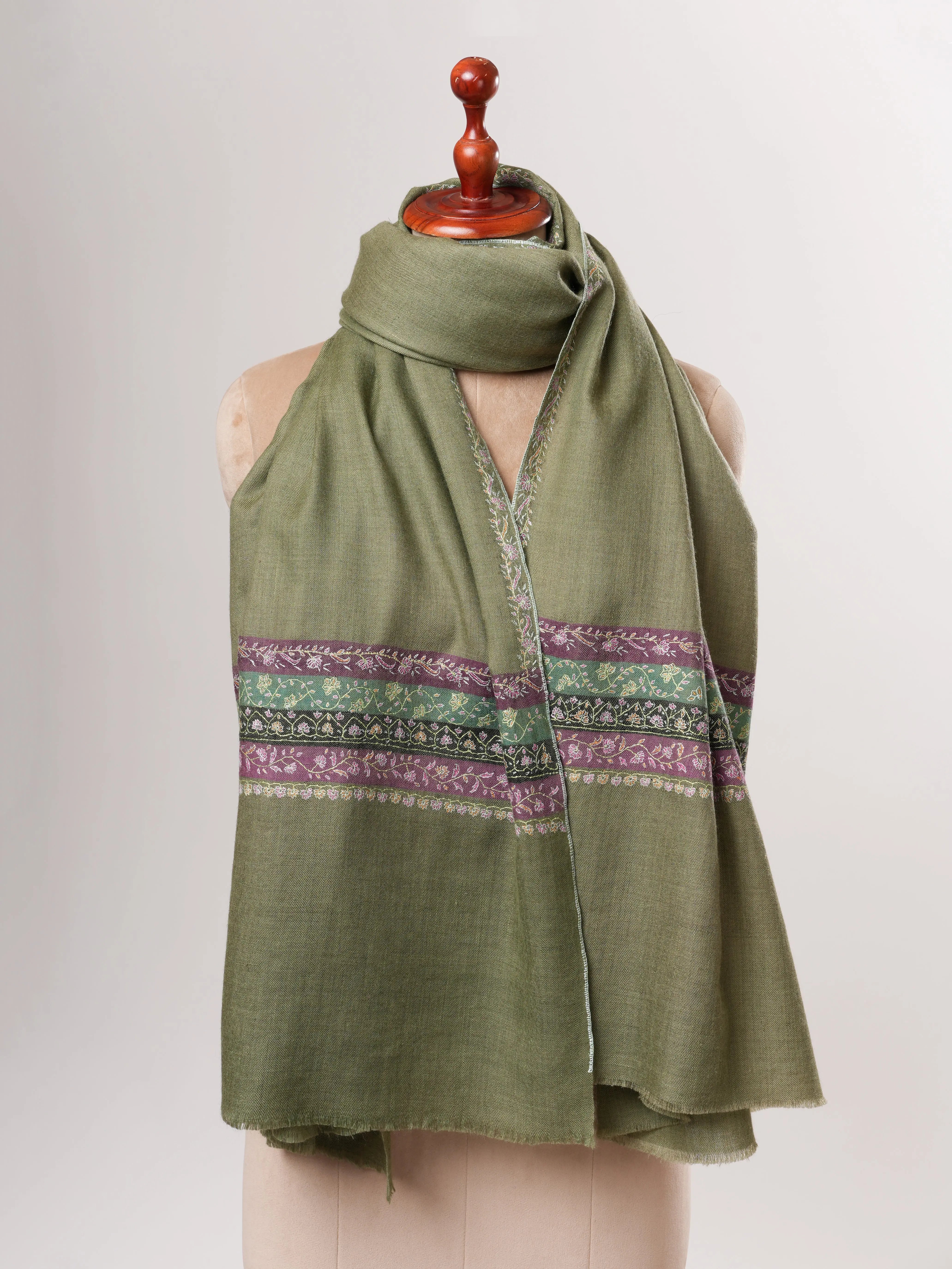 Moss Green Pashmina Shawl – Handwoven with Sozni Palla Embroidery Shahkaar