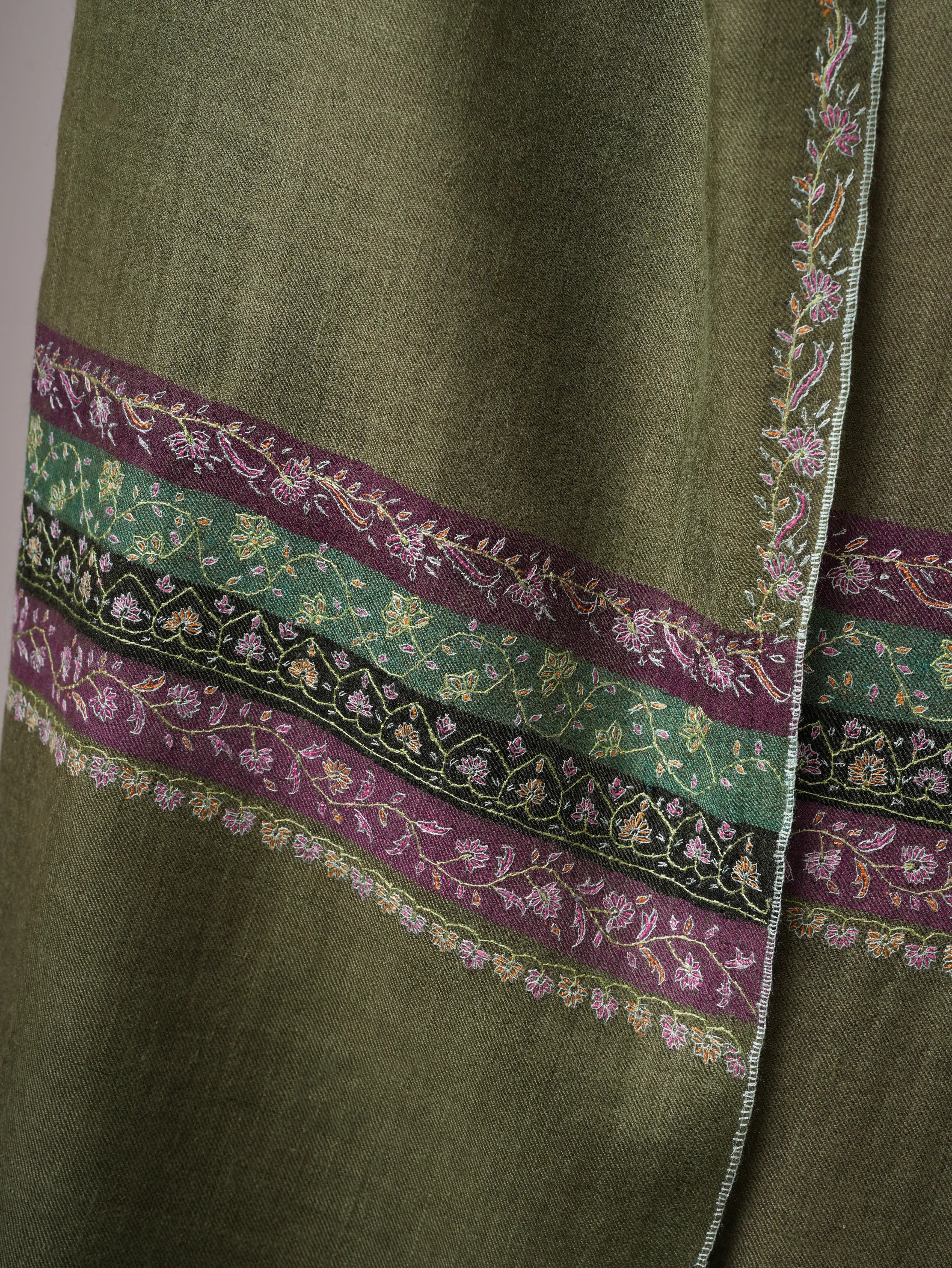 Moss Green Pashmina Shawl – Handwoven with Sozni Palla Embroidery Shahkaar