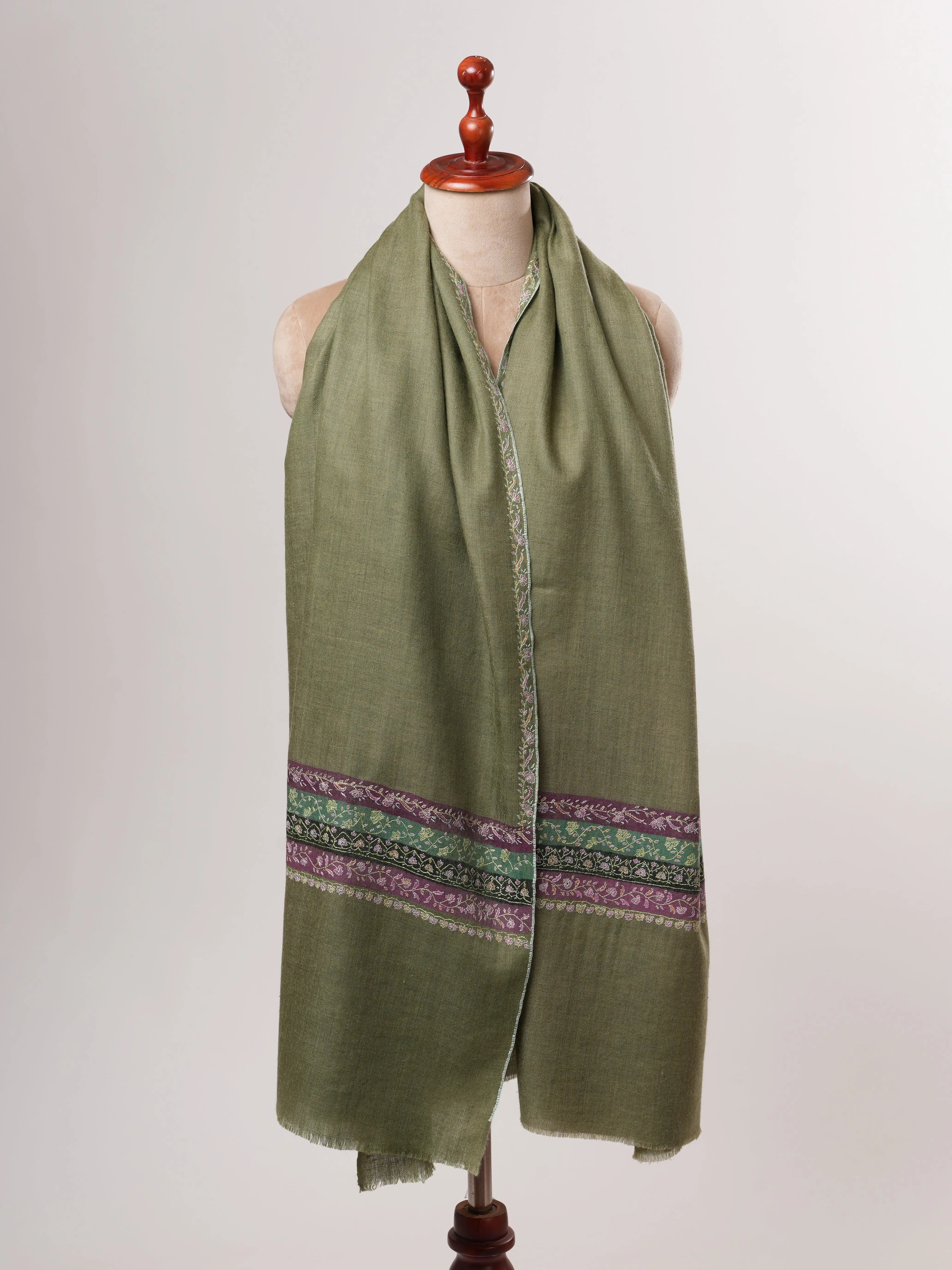 Moss Green Pashmina Shawl – Handwoven with Sozni Palla Embroidery Shahkaar