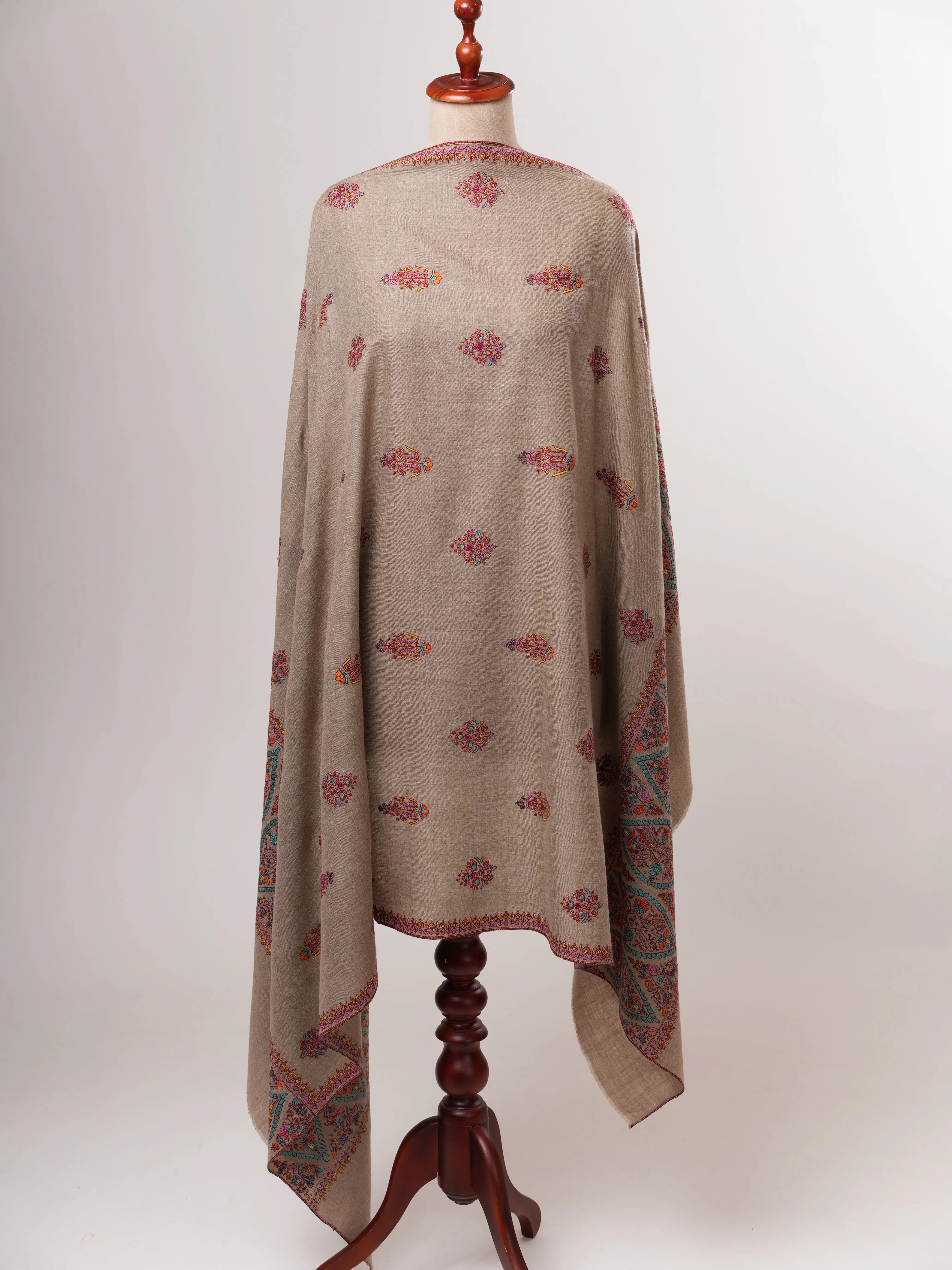 Natural Grey Pashmina Shawl – Handwoven with Palla Embroidery Shahkaar