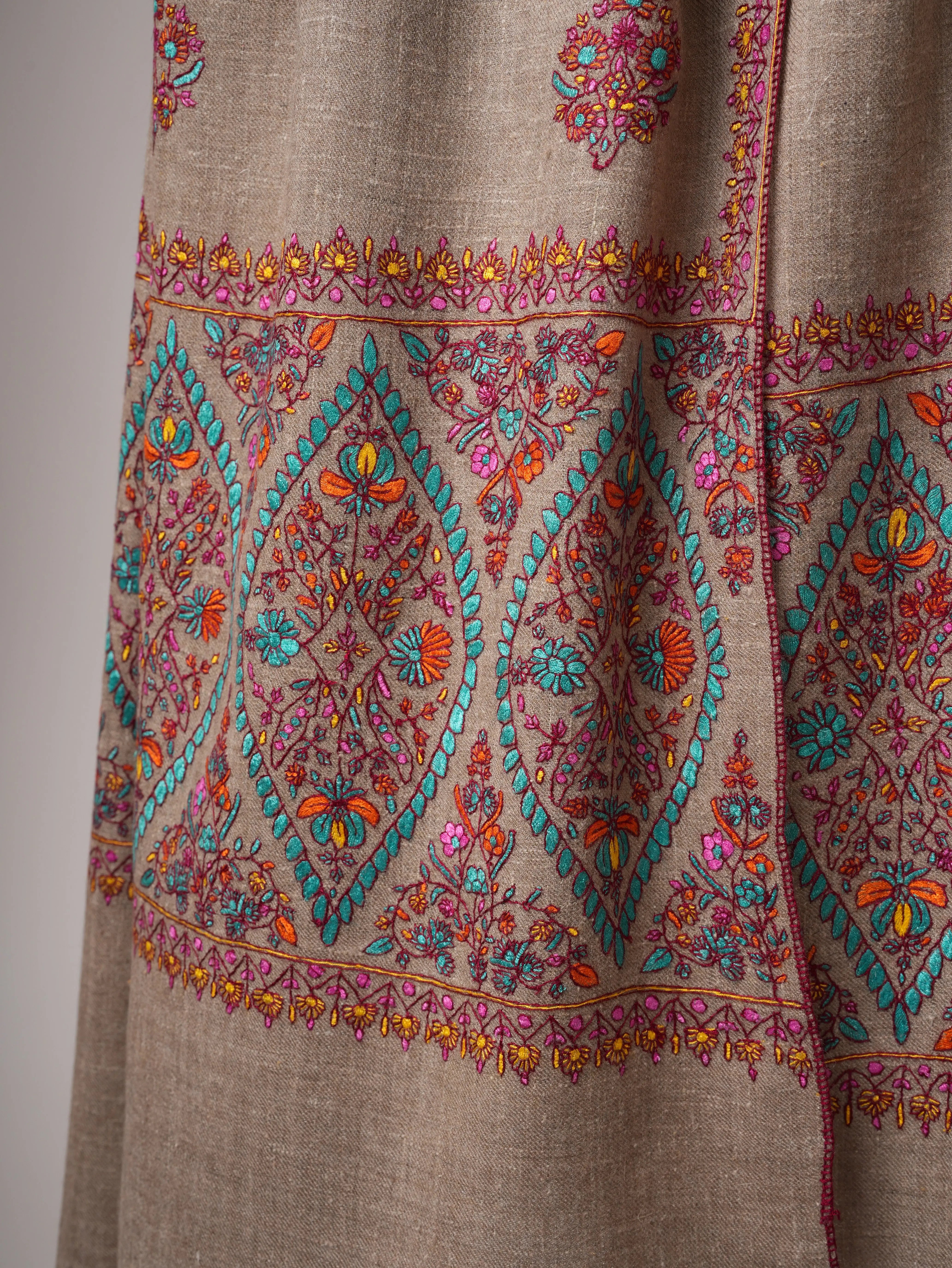 Natural Grey Pashmina Shawl – Handwoven with Palla Embroidery Shahkaar