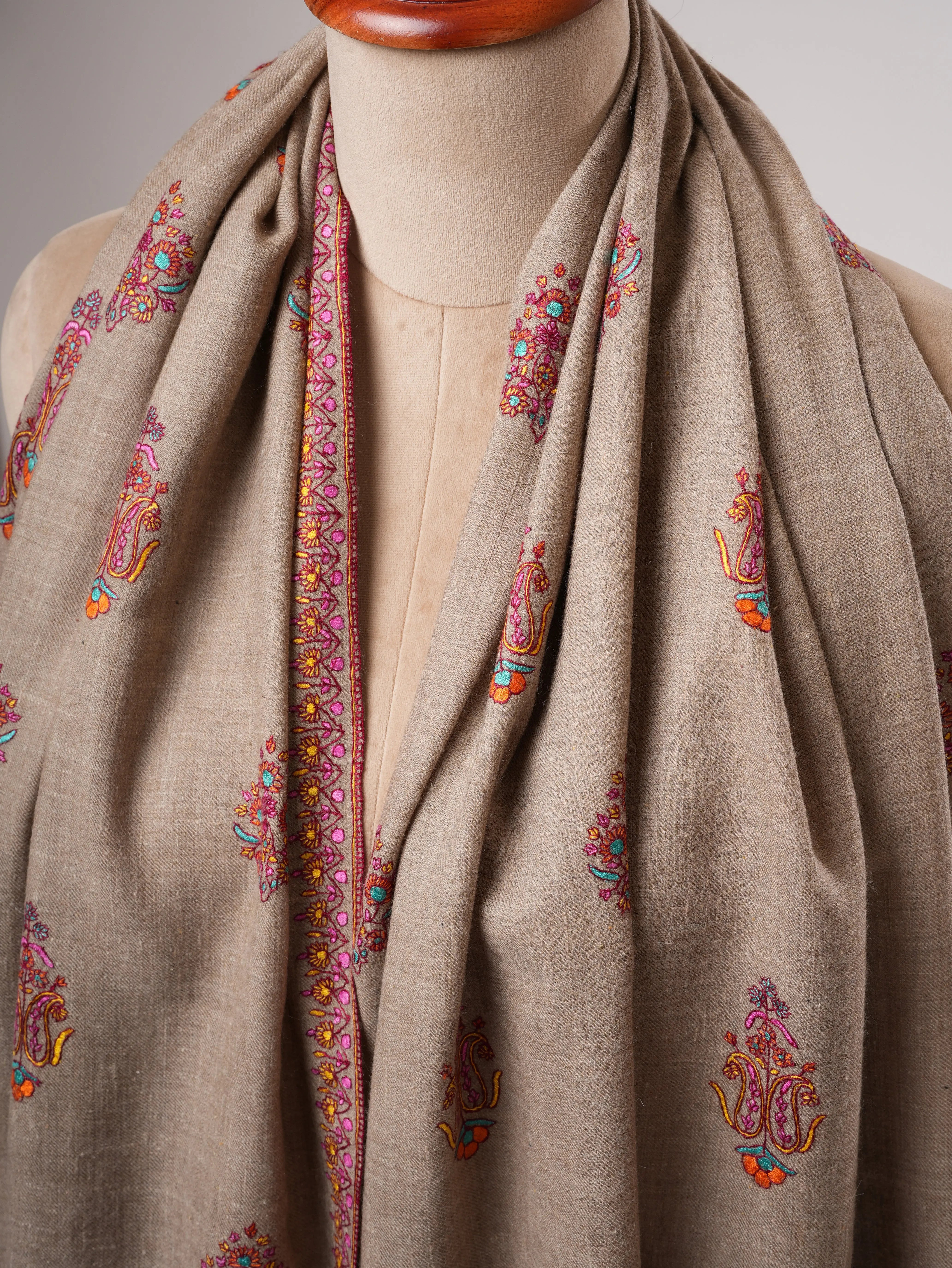 Natural Grey Pashmina Shawl – Handwoven with Palla Embroidery Shahkaar