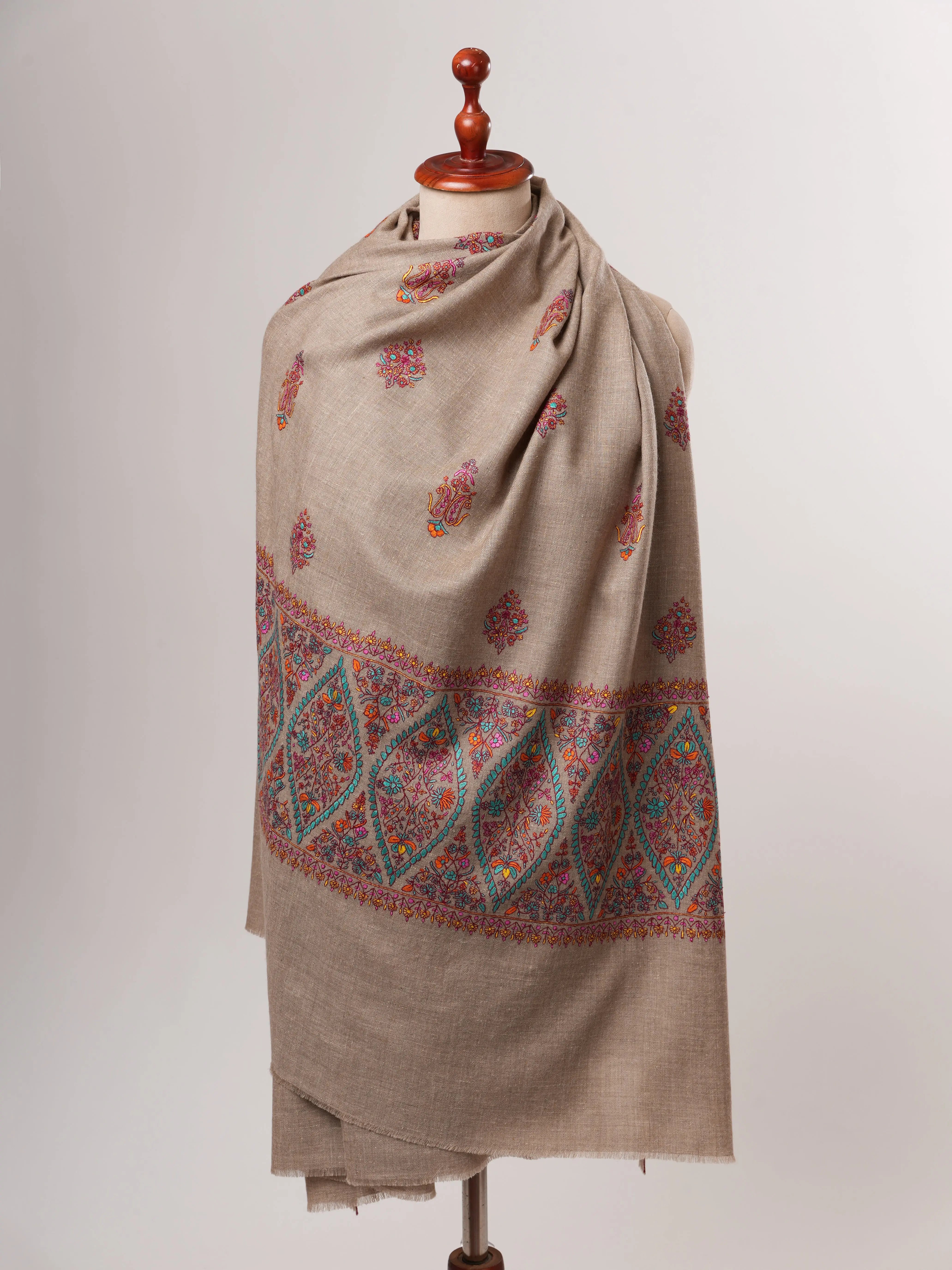 Natural Grey Pashmina Shawl – Handwoven with Palla Embroidery Shahkaar