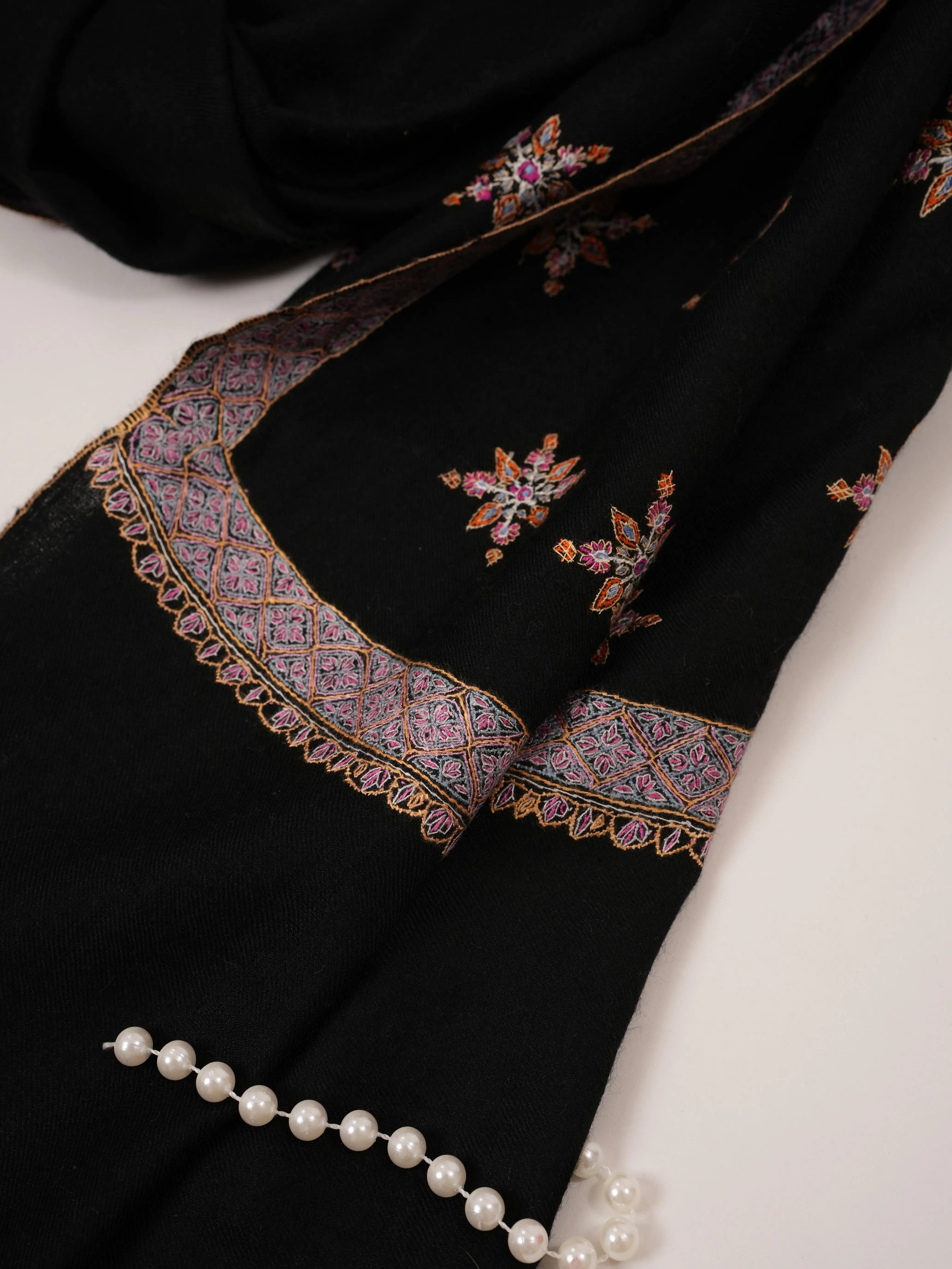 Handwoven Kashmiri Black Pashmina Shawl with Buteh Hashia Hand Sozni Embroidery Shahkaar.com