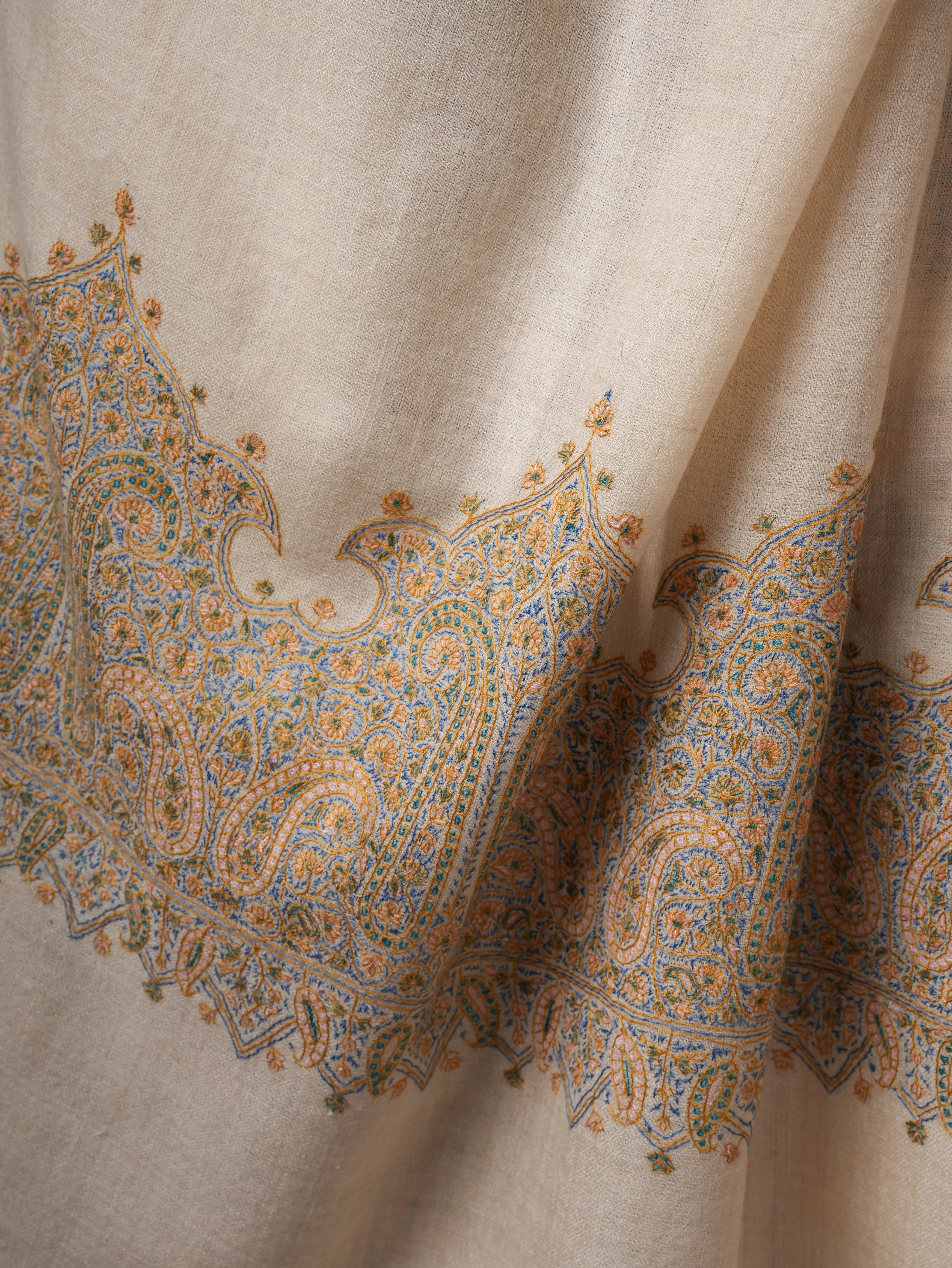 Ivory Kashmiri Pashmina Shawl – Mughal Motif Kalamdaur Embroidery Shahkaar
