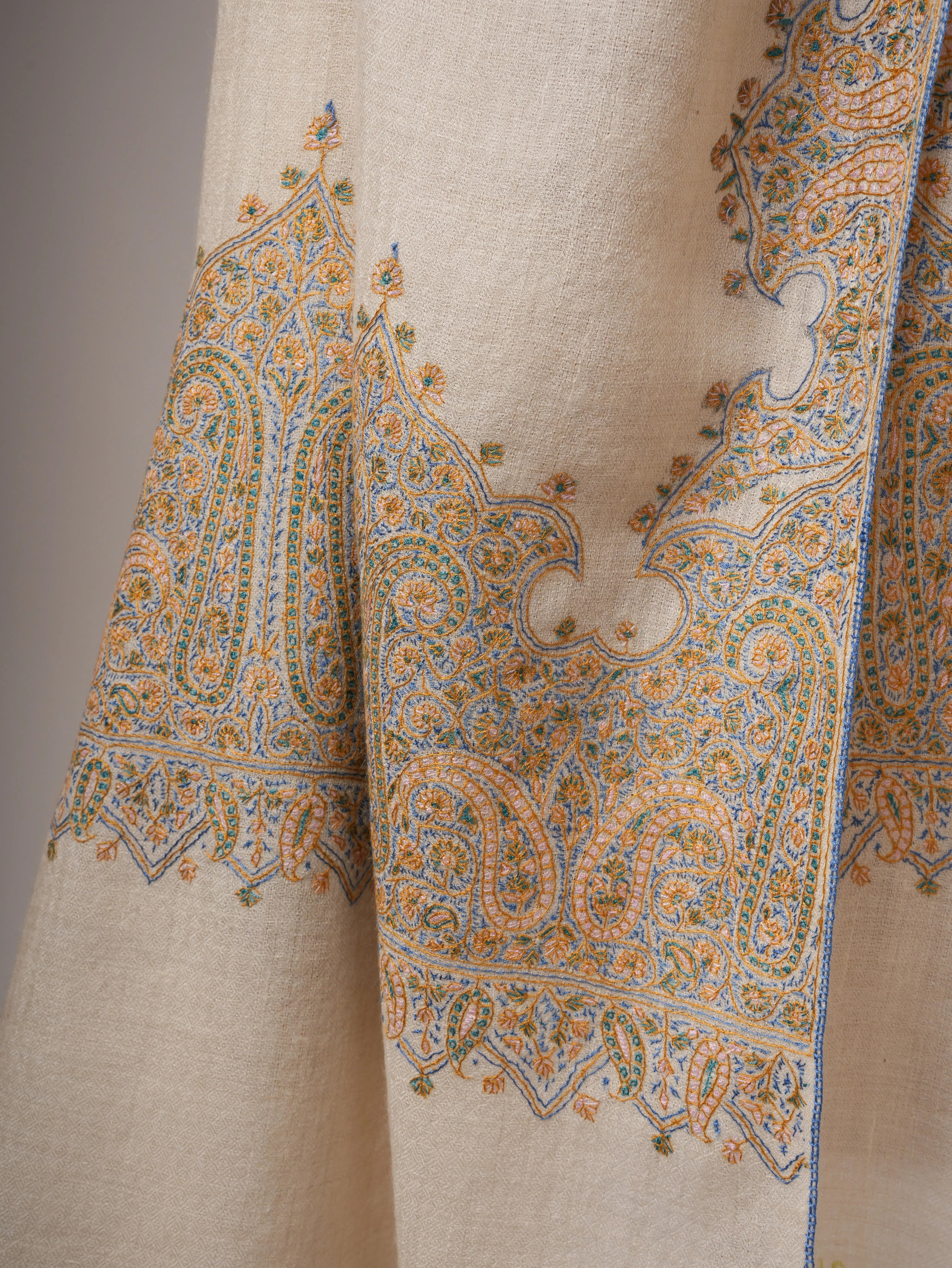 Ivory Kashmiri Pashmina Shawl – Mughal Motif Kalamdaur Embroidery Shahkaar