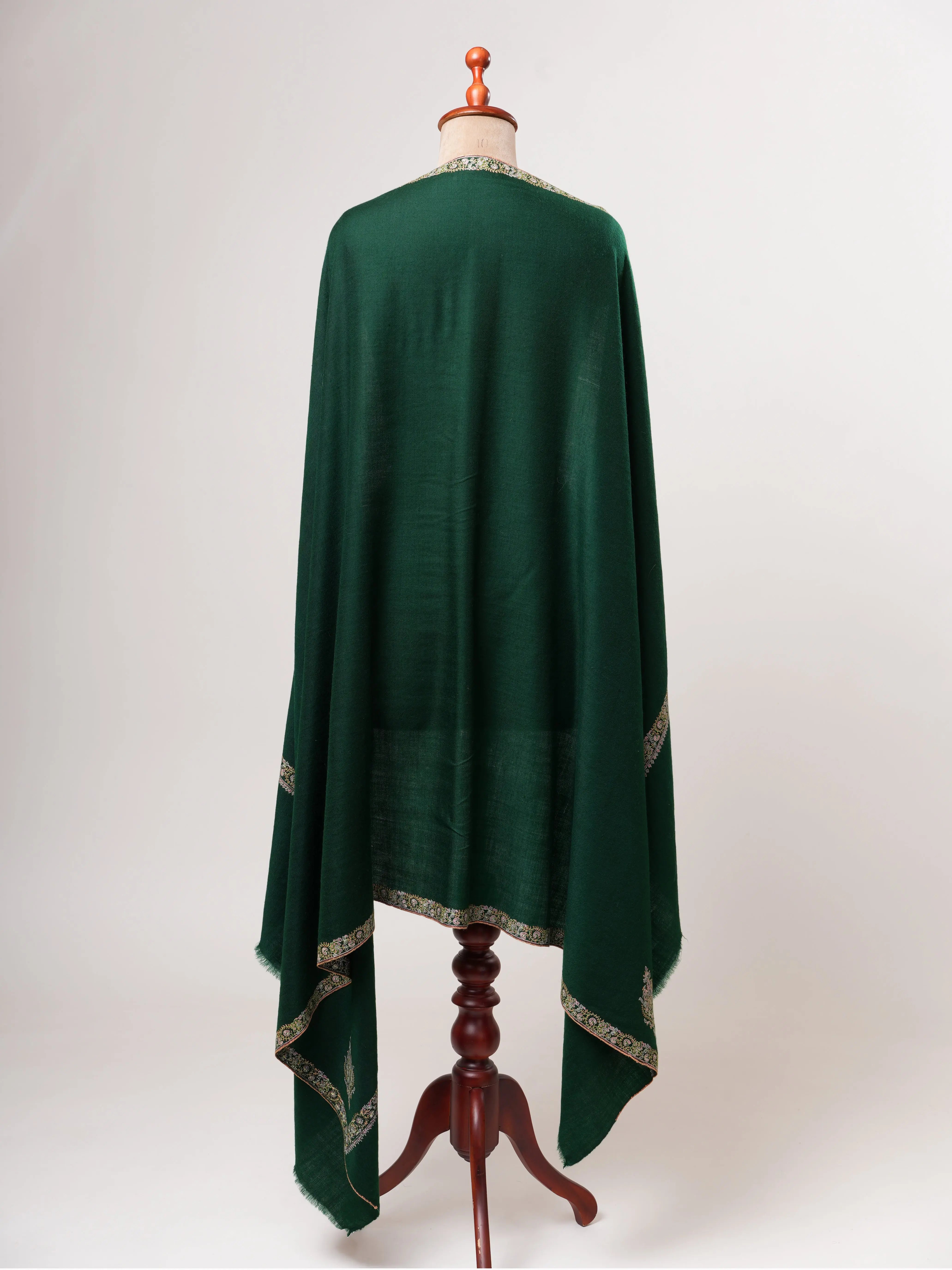Emerald Green Hashia Embroidered Kashmiri Pashmina Shawl – Luxurious Timeless Shahkaar