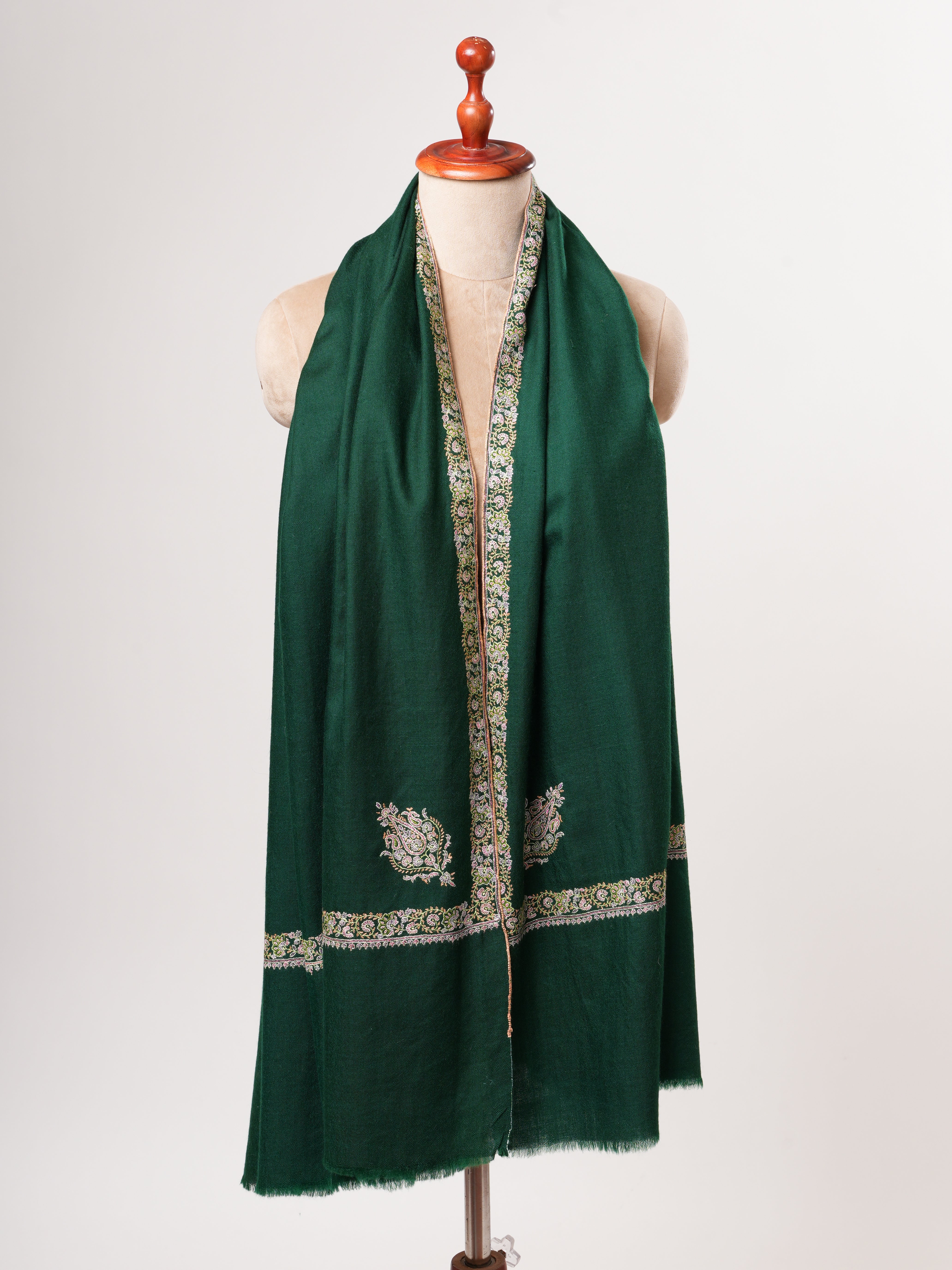 Emerald Green Hashia Embroidered Kashmiri Pashmina Shawl – Luxurious Timeless