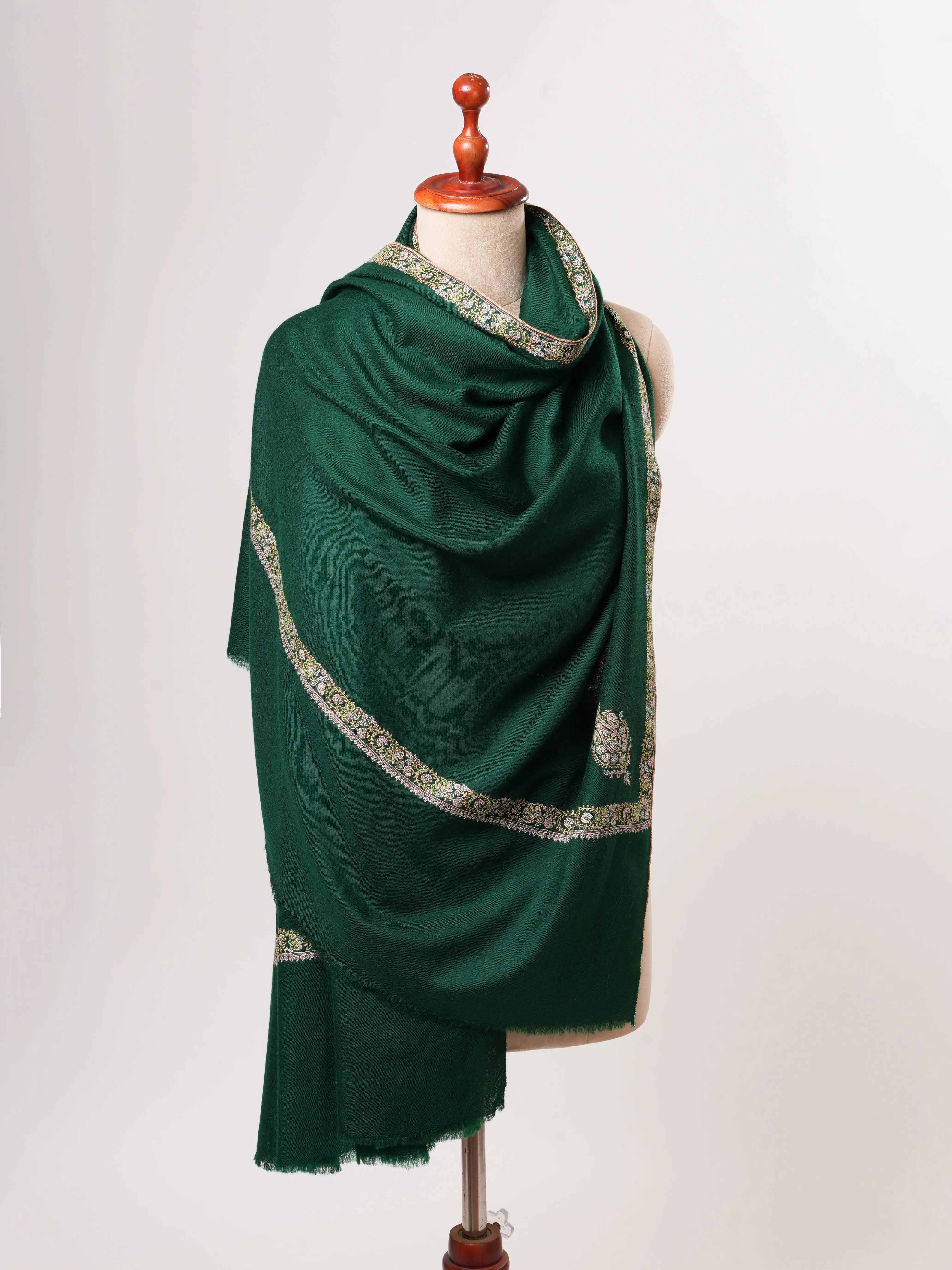 Emerald Green Hashia Embroidered Kashmiri Pashmina Shawl – Luxurious Timeless Shahkaar