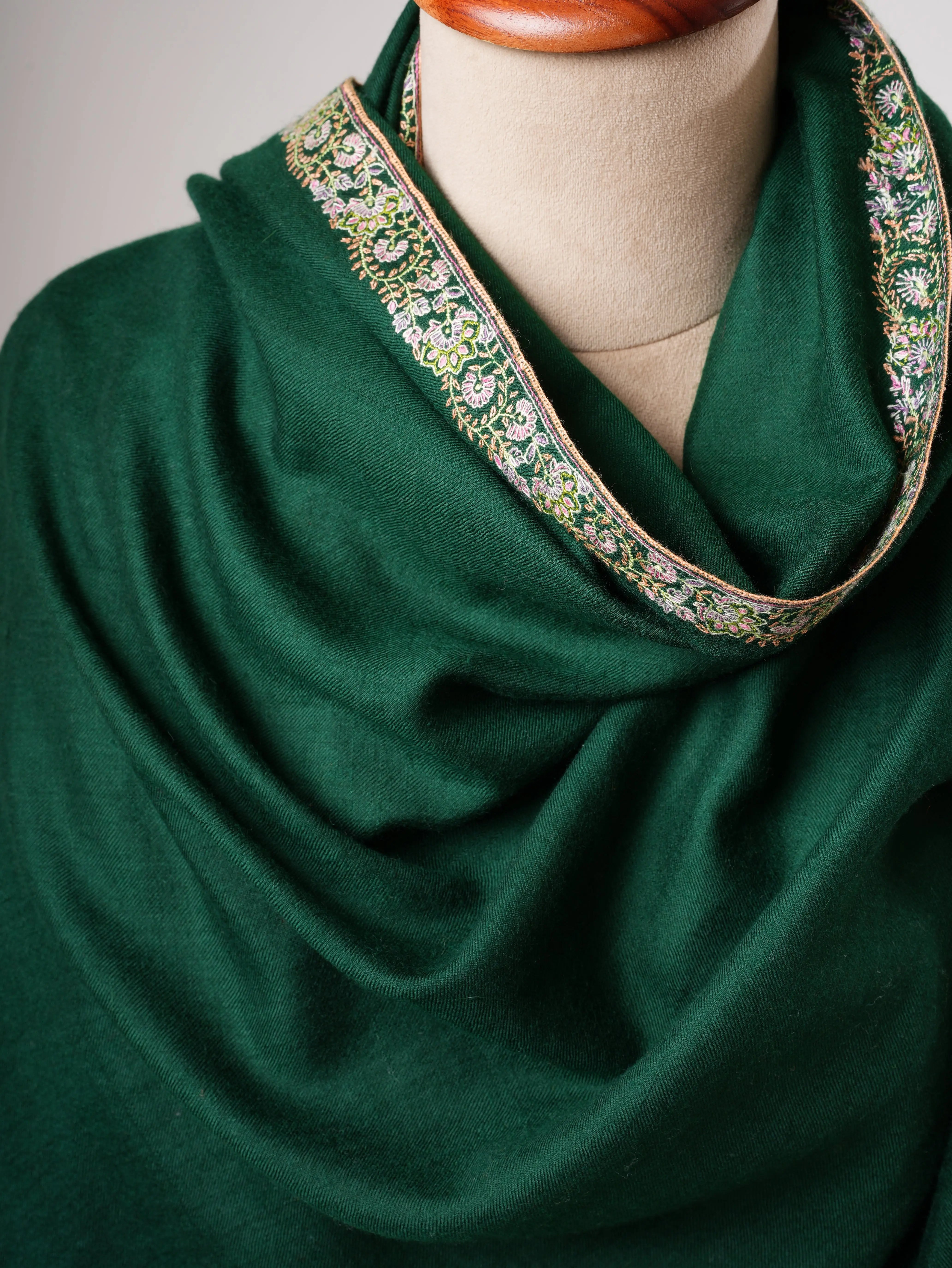 Emerald Green Hashia Embroidered Kashmiri Pashmina Shawl – Luxurious Timeless Shahkaar