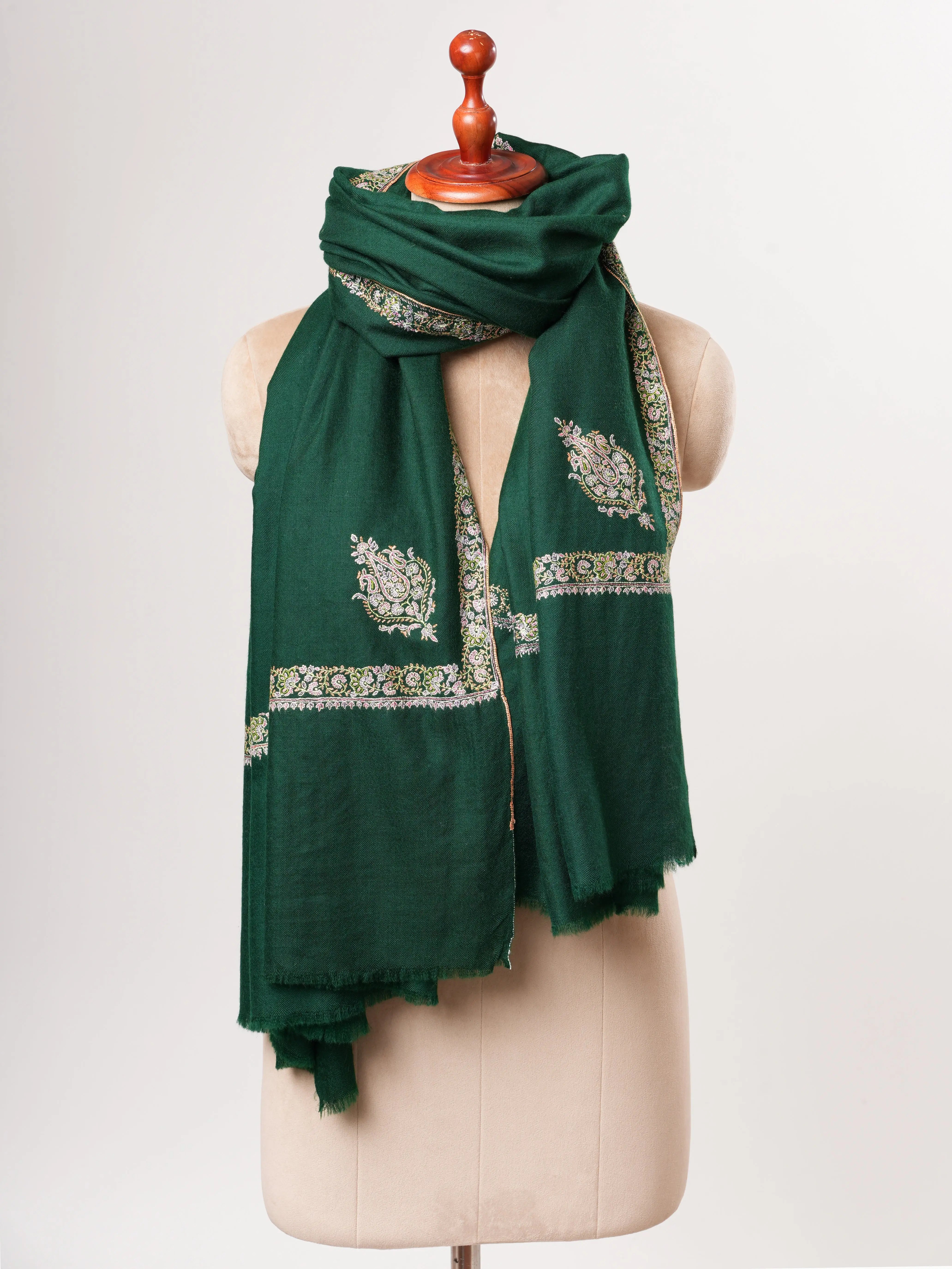 Emerald Green Hashia Embroidered Kashmiri Pashmina Shawl – Luxurious Timeless Shahkaar