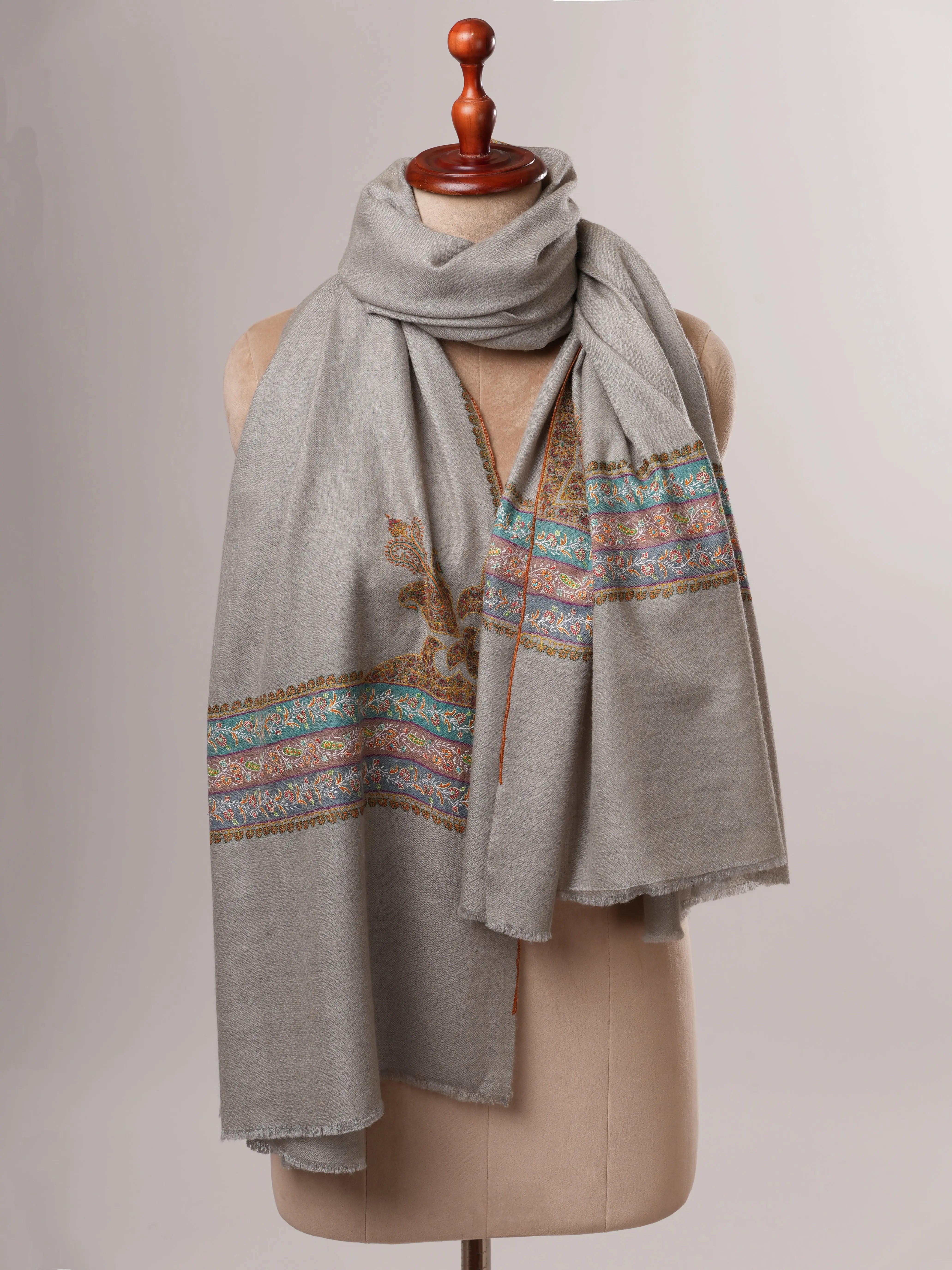 Grey Indian Pashmina Shawl – Hand-Embroidered Palla Sozni Design Shahkaar