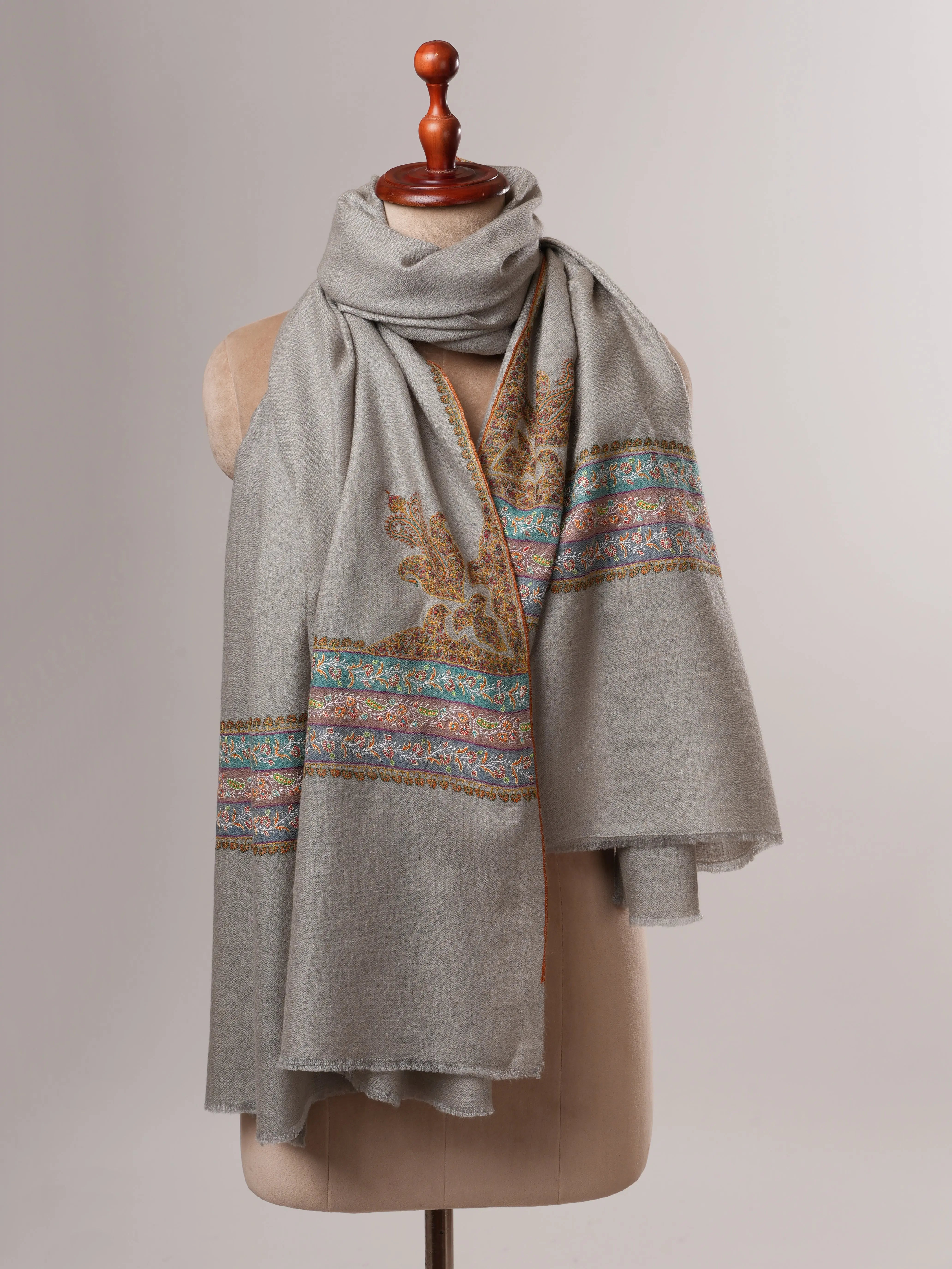 Grey Indian Pashmina Shawl – Hand-Embroidered Palla Sozni Design Shahkaar