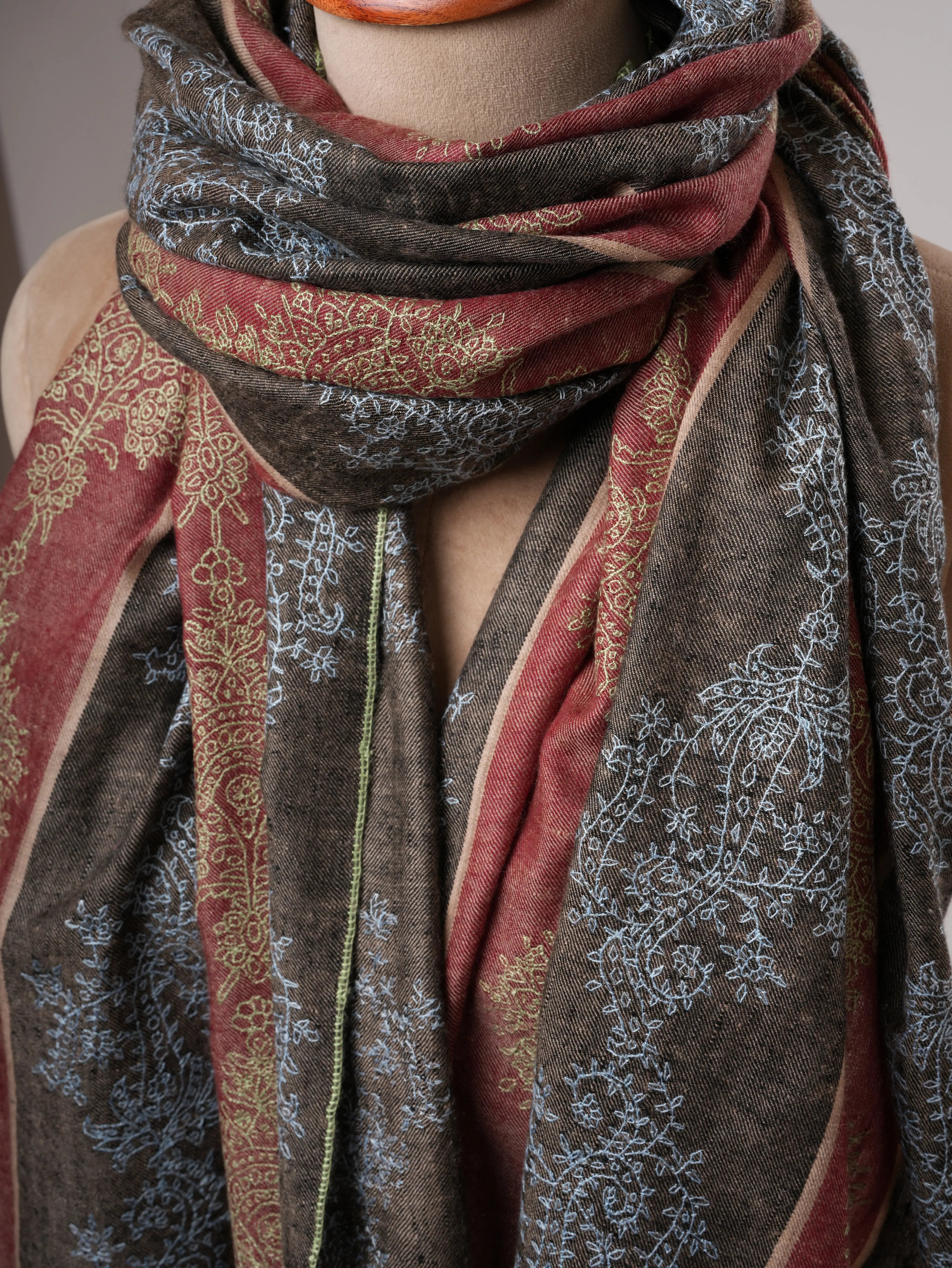 Khatras Hand Embroidered Luxurious Kashmiri Pashmina Shawl Shahkaar