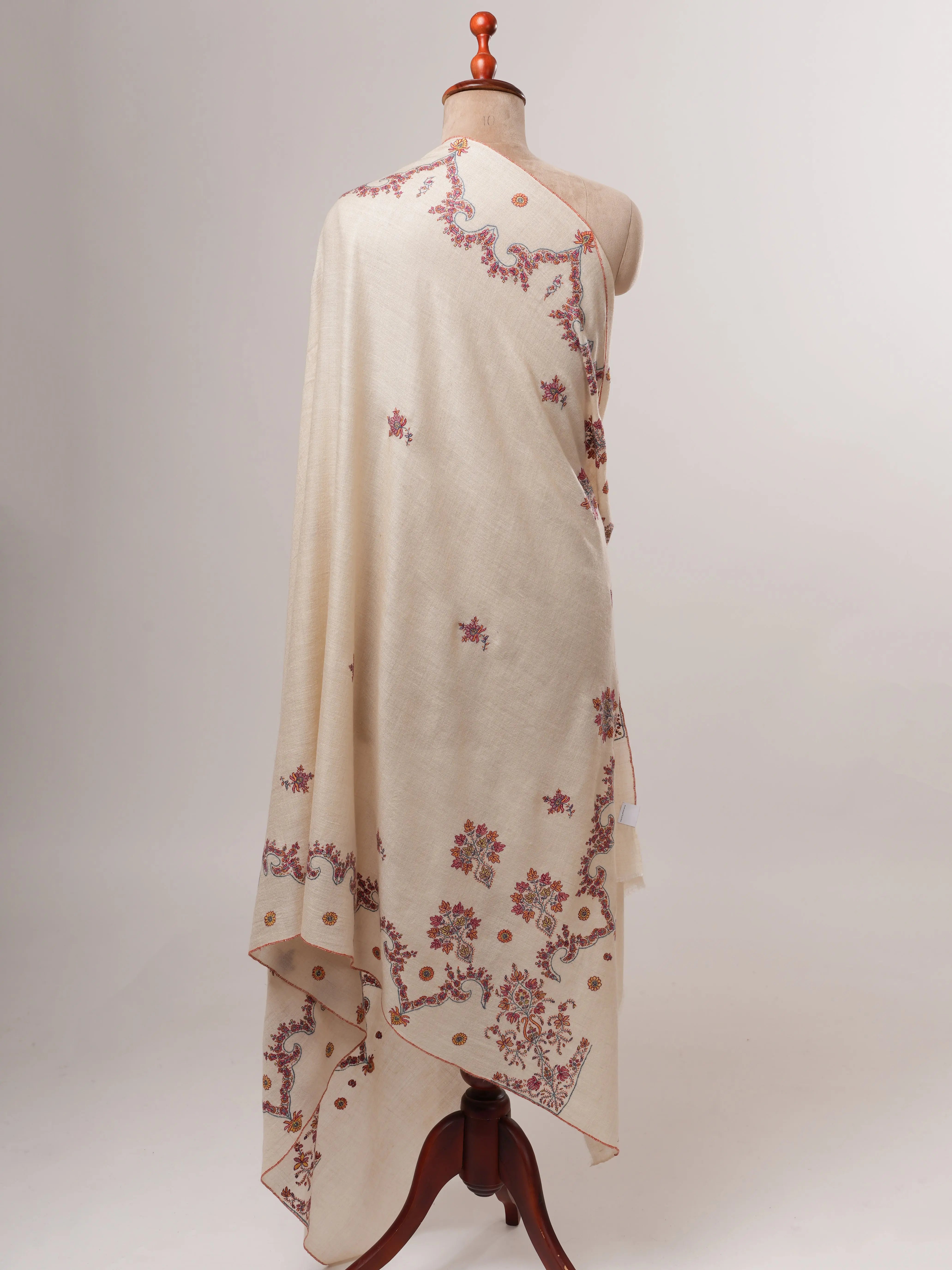 Ivory Indian Pashmina Shawl – Hand Embroidered Sozni Design Shahkaar