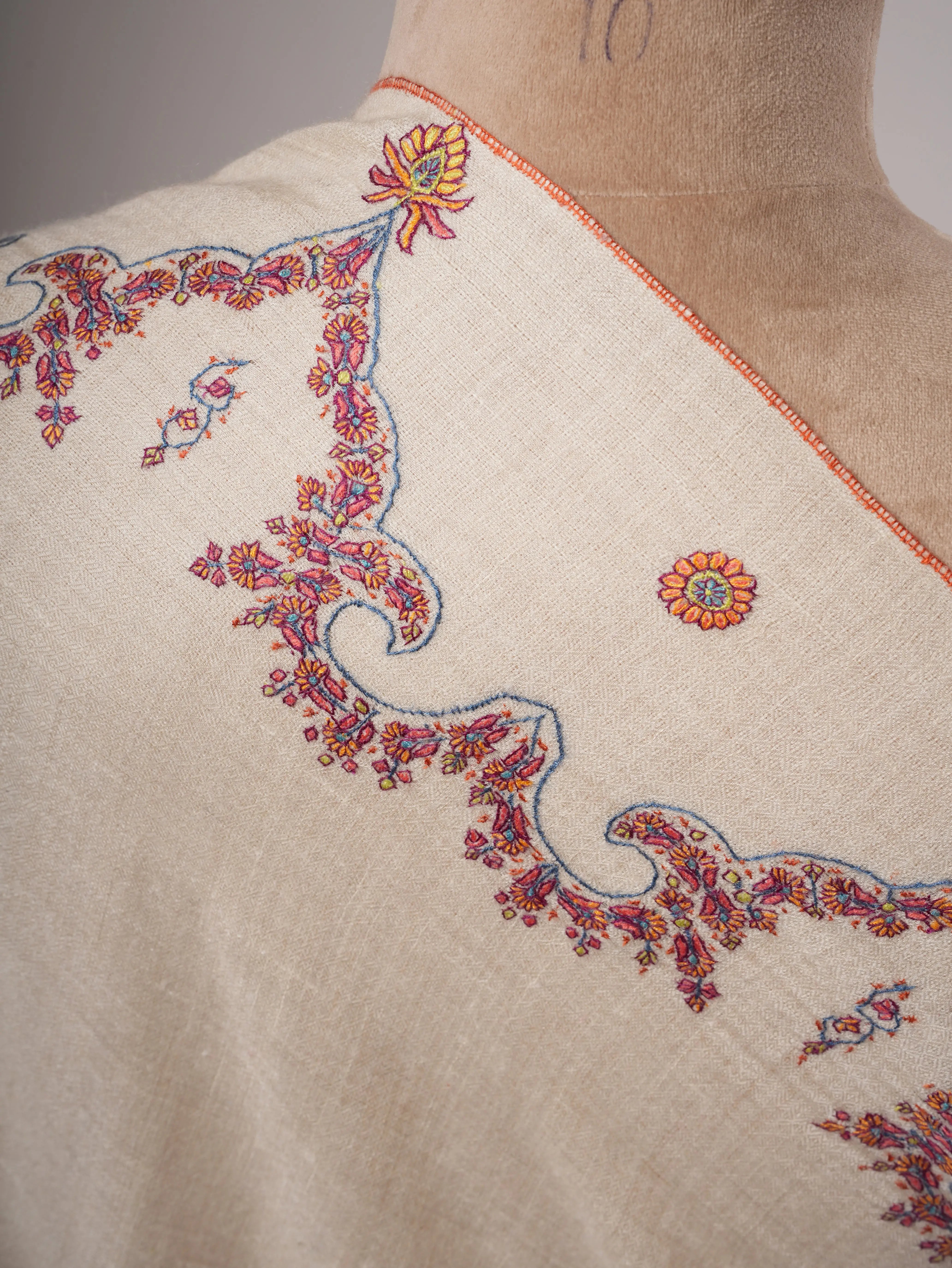 Ivory Indian Pashmina Shawl – Hand Embroidered Sozni Design Shahkaar