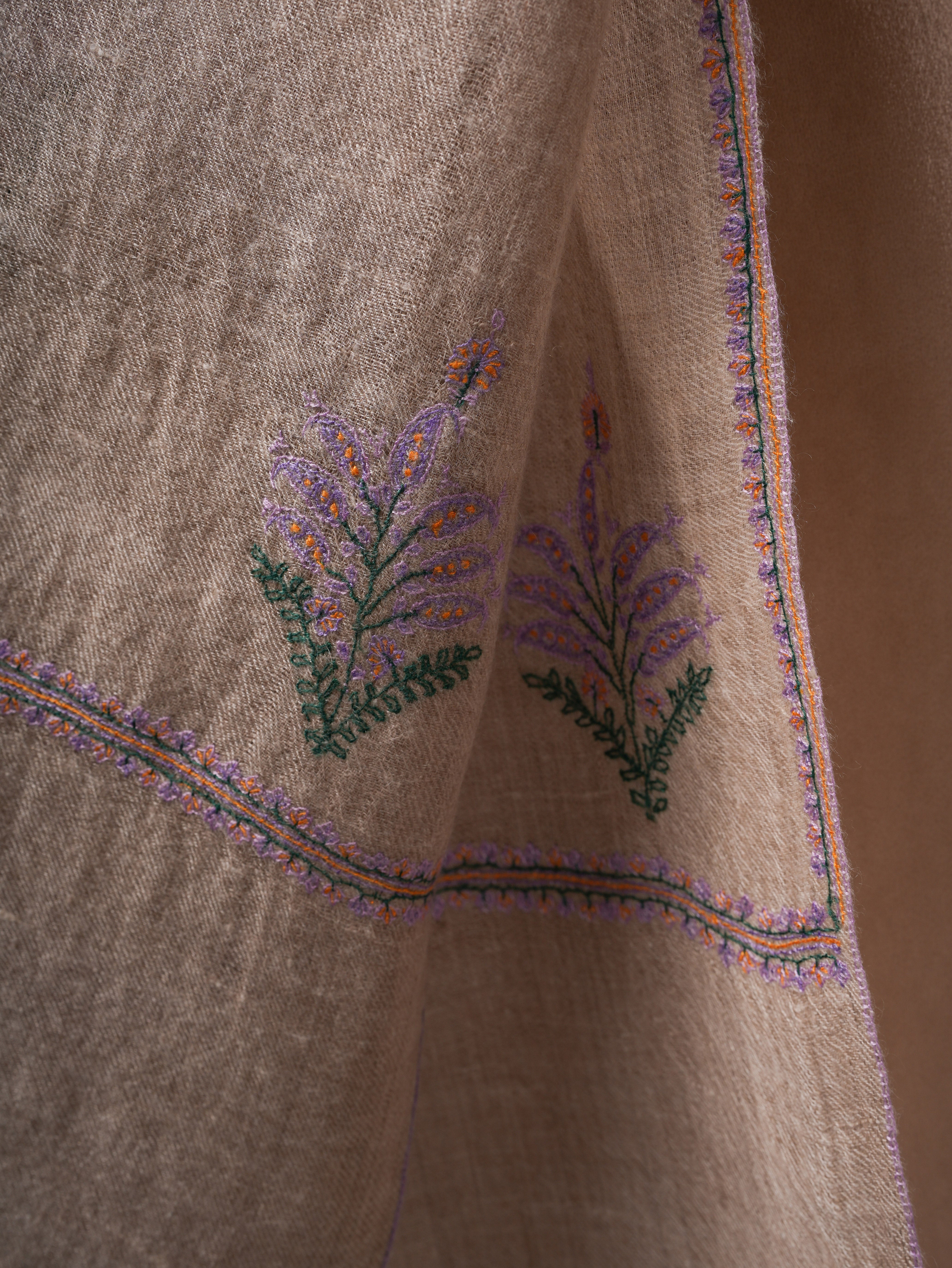 Handwoven Natural Grey Cashmere Scarf with Traditional Buteh Shahkaar