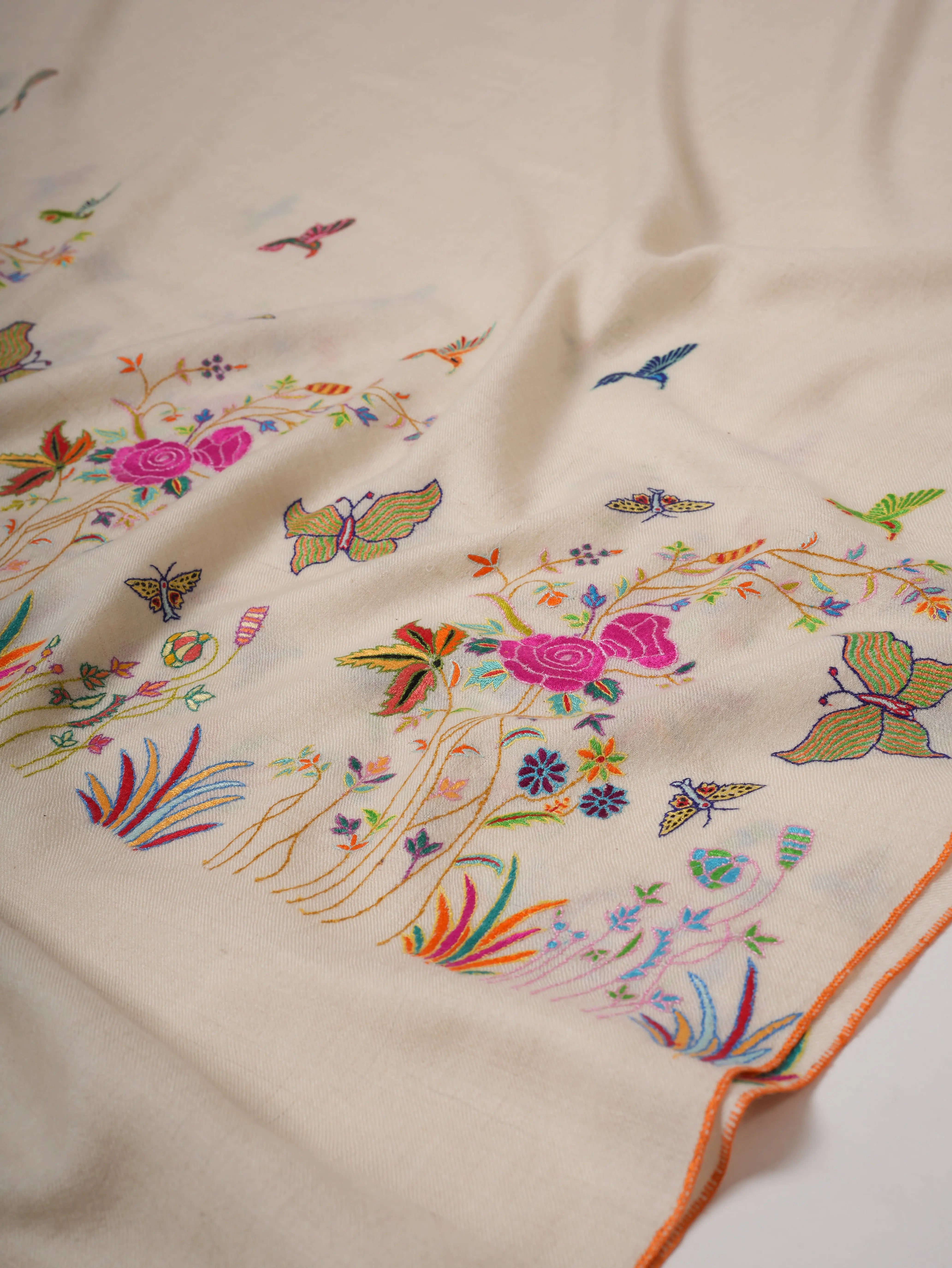 Ivory Pashmina Shawl – Hand-Embroidered Palla with Scenic Embroidery Shahkaar