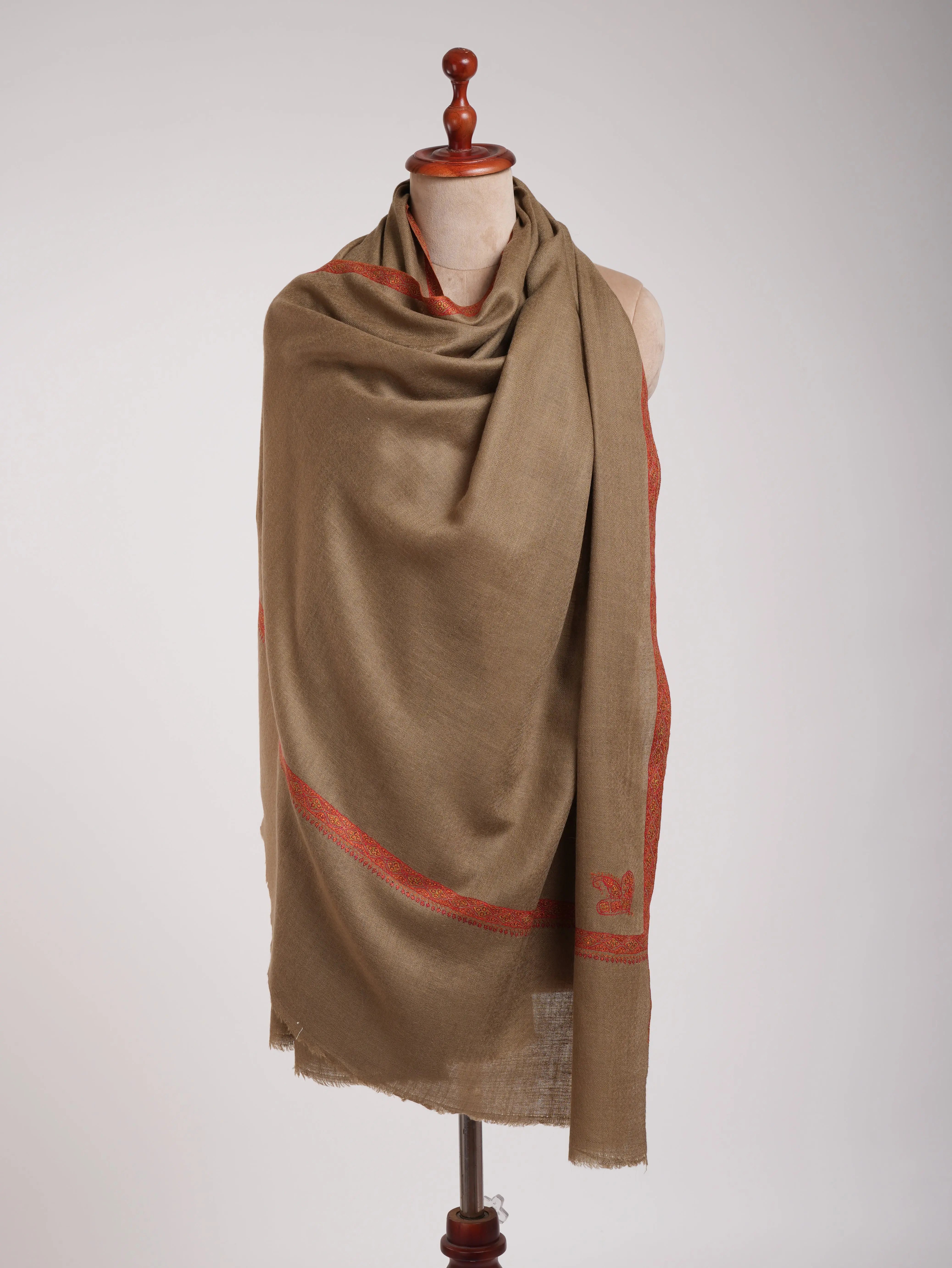 Luxurious Toosh Pashmina Shawl with Handcrafted Hashia Embroidery Shahkaar