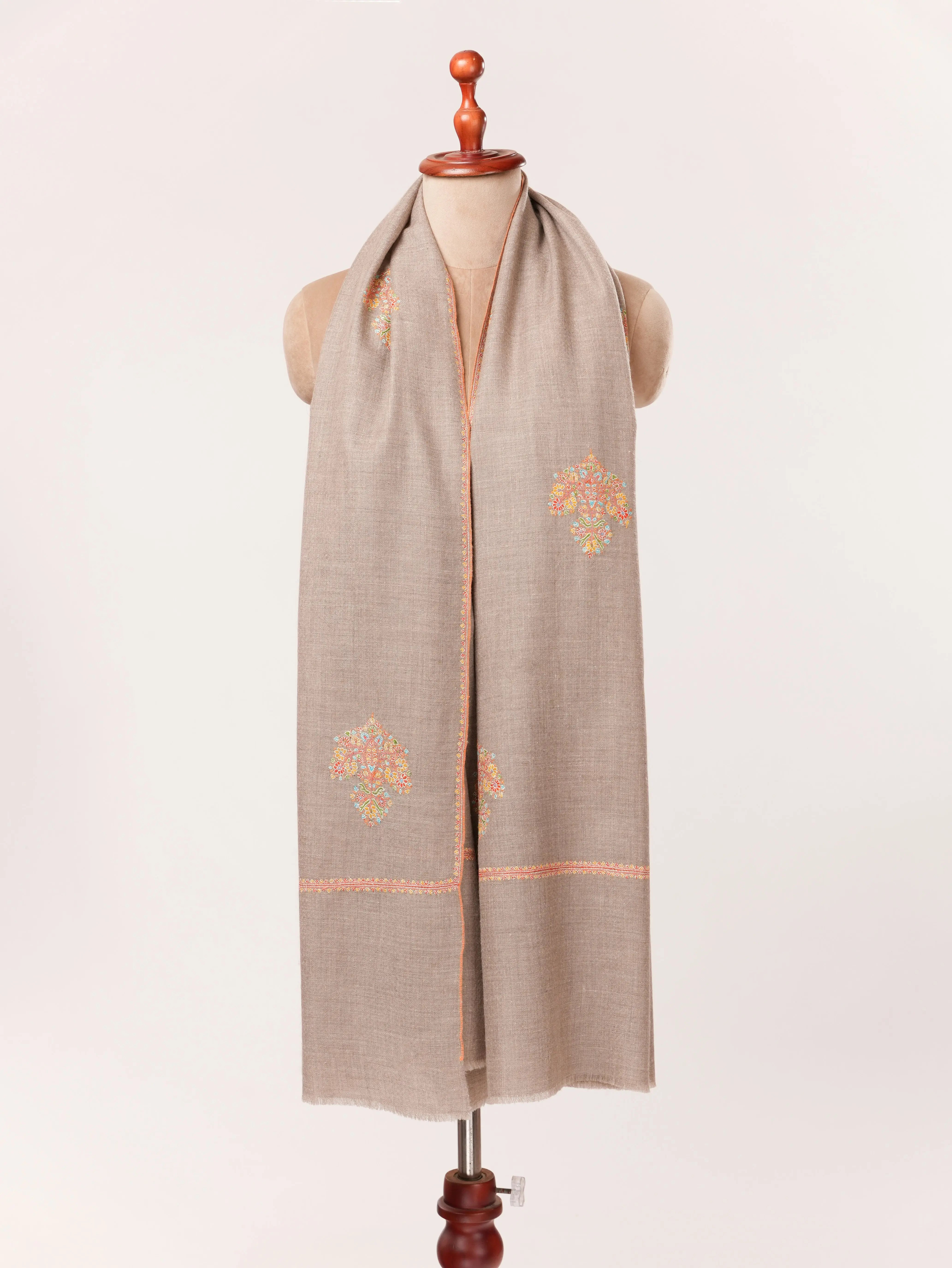 Baildar Buteh Sozni Work Kashmiri Beige Handwoven Pashmina Shawl Shahkaar.com