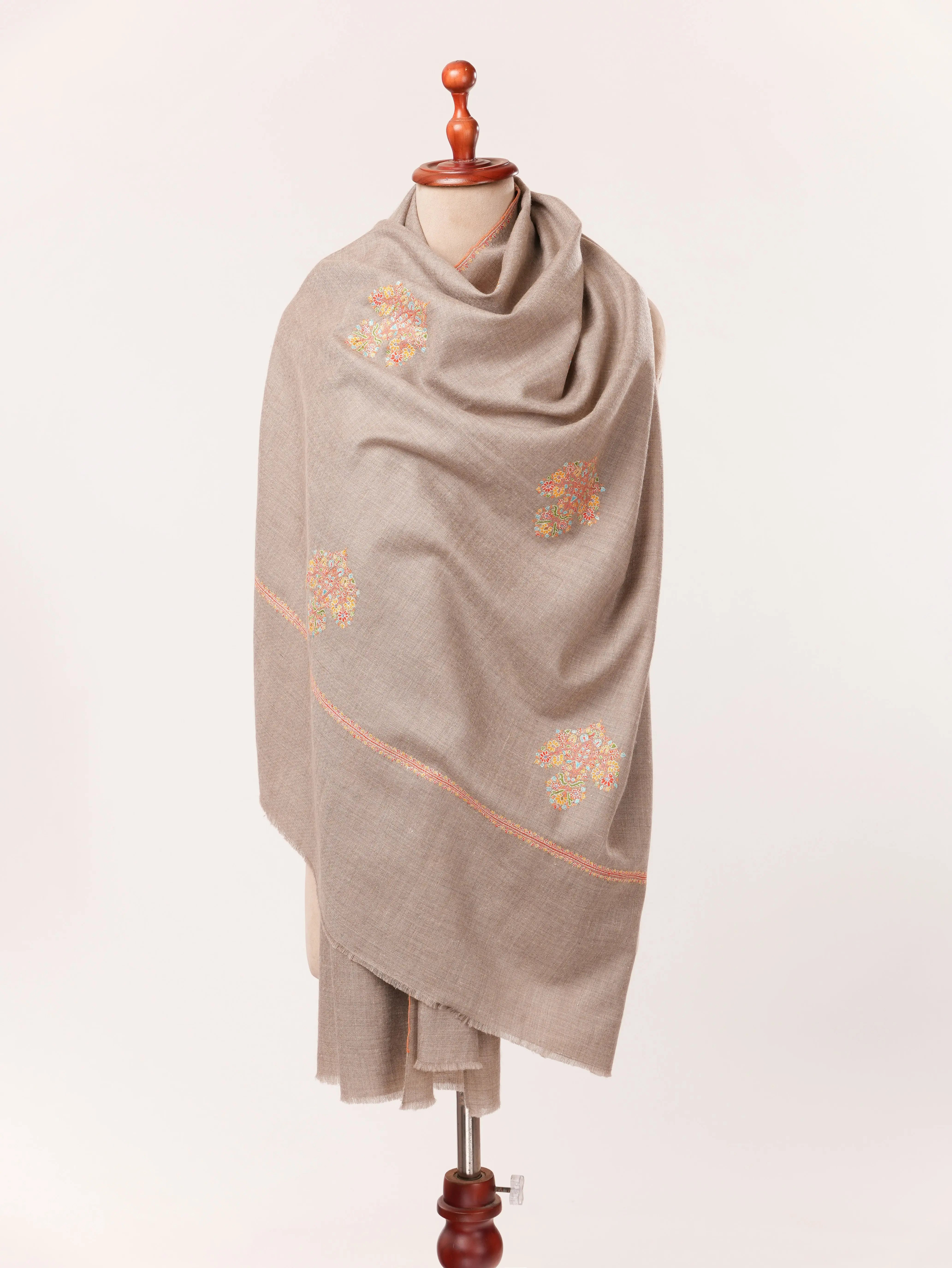 Baildar Buteh Sozni Work Kashmiri Beige Handwoven Pashmina Shawl Shahkaar.com