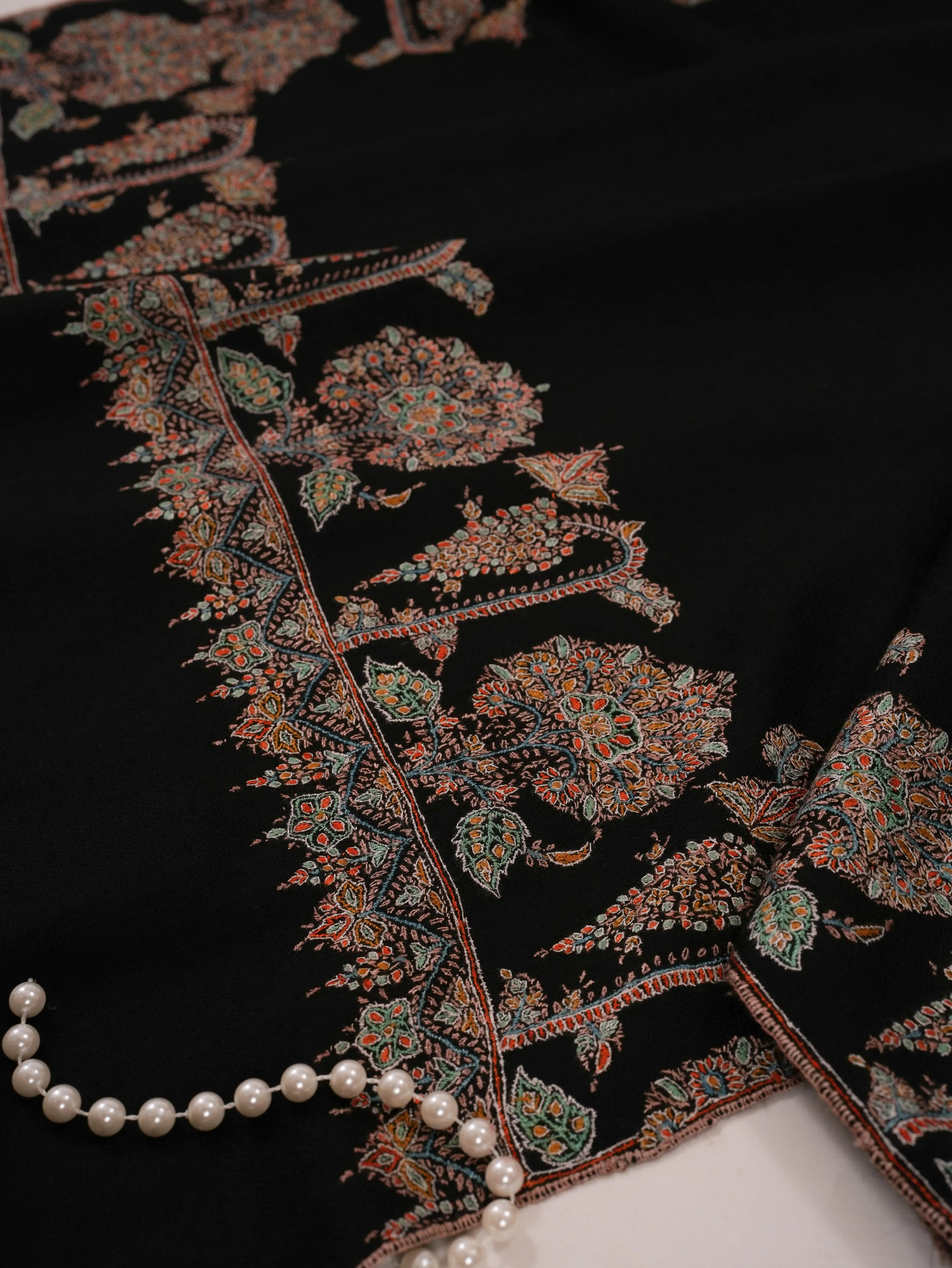 Black Daurdar Hand Embroidered Pure Pashmina Shawl Shahkaar.com