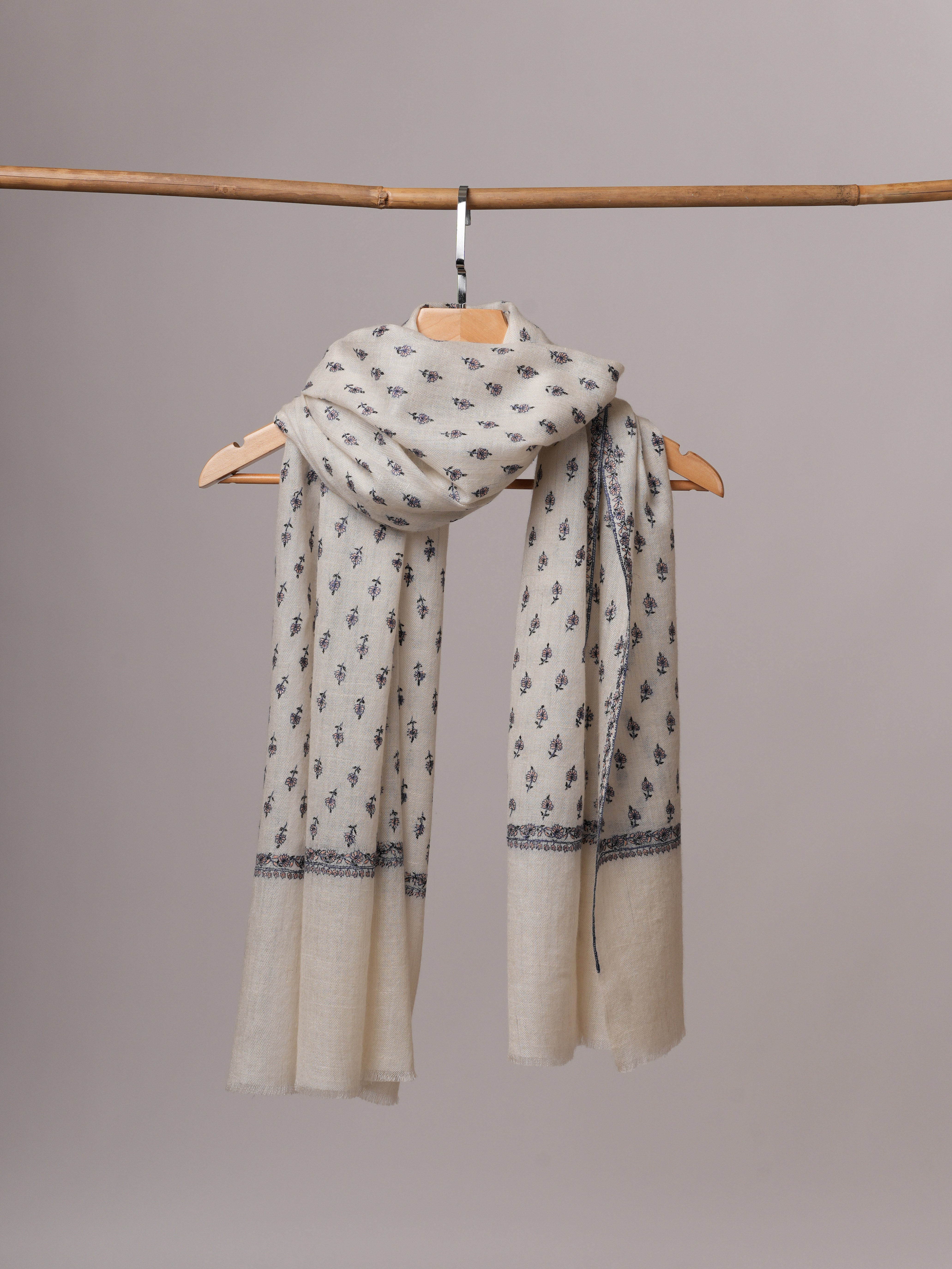 Handwoven Natural White Cashmere Scarf with Machie Botti Motifs Shahkaar