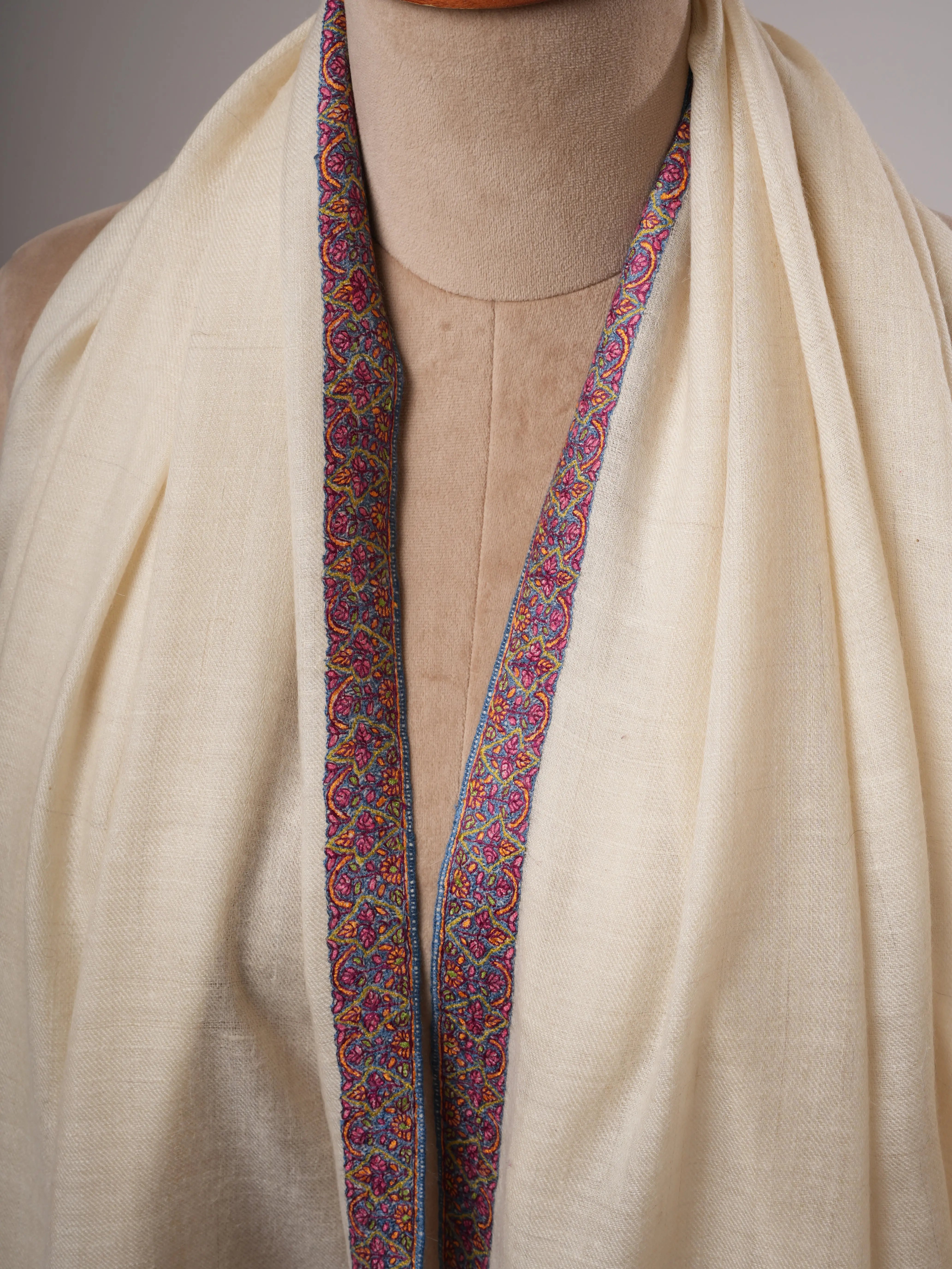 Ivory Hashia Embroidered Kashmiri Pashmina Shawl – Timeless Handwoven Luxury Shahkaar
