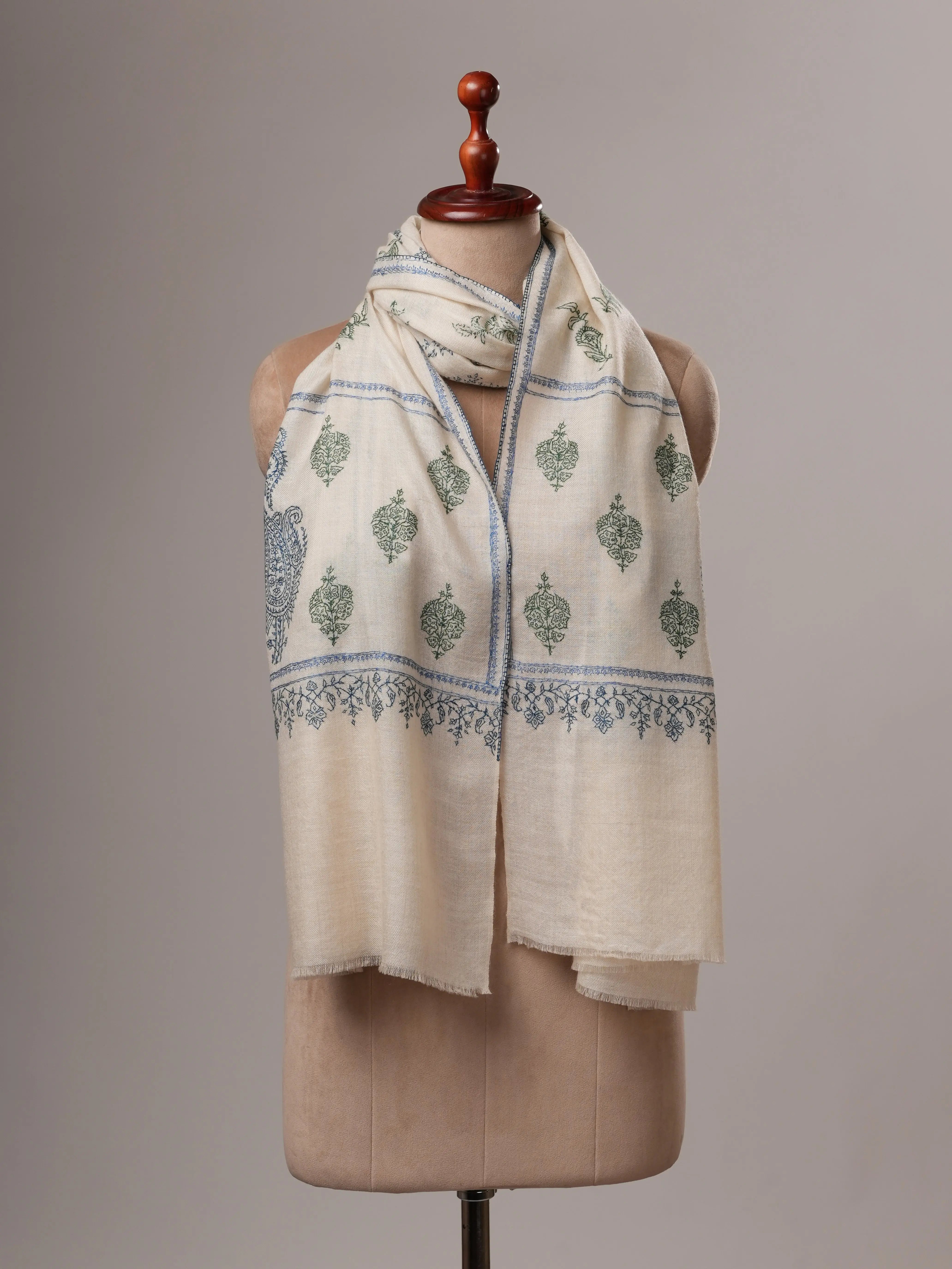 Natural White Handloomed Cashmere Scarf with Sozni Embroidery Shahkaar