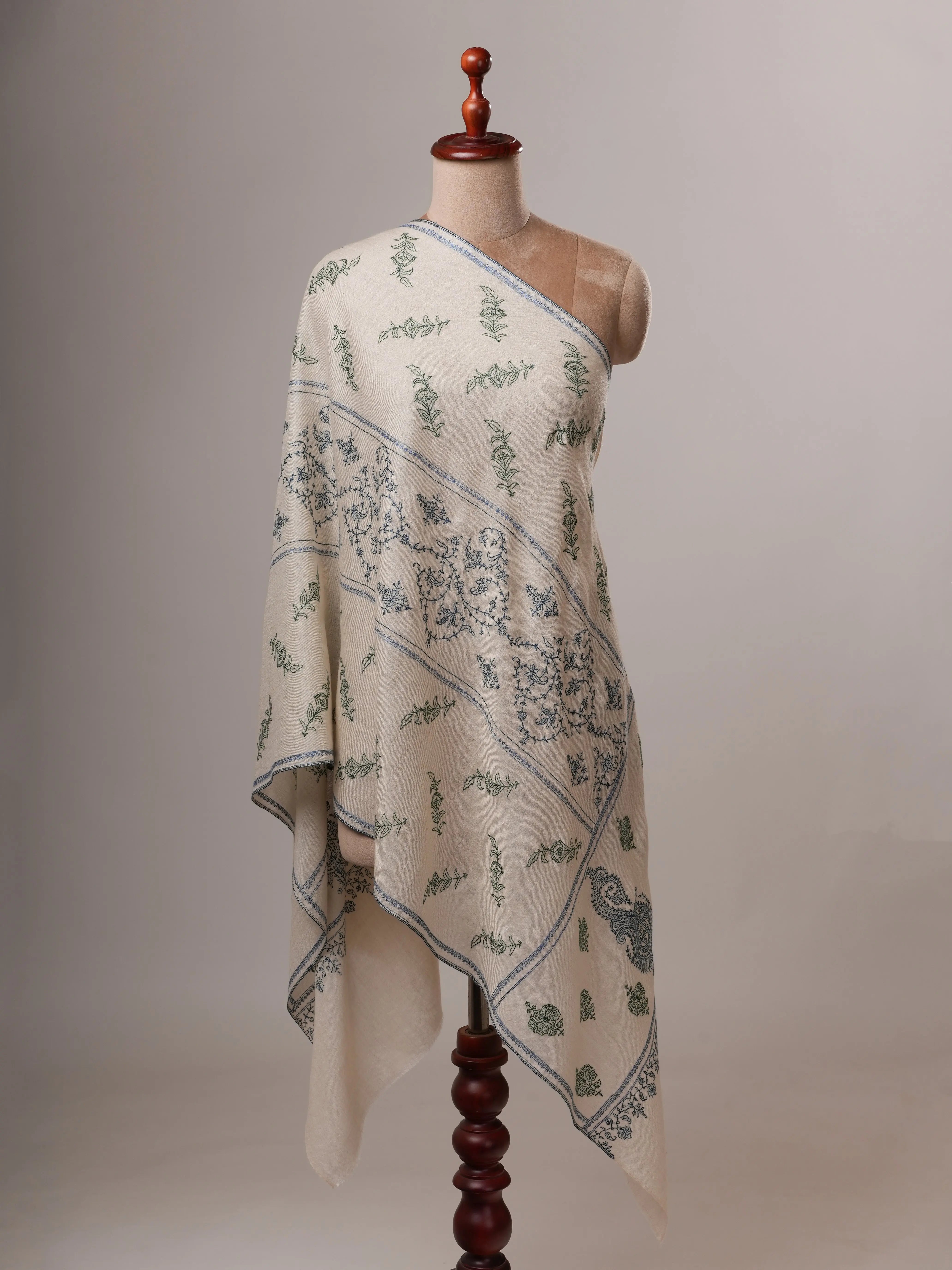 Natural White Handloomed Cashmere Scarf with Sozni Embroidery Shahkaar