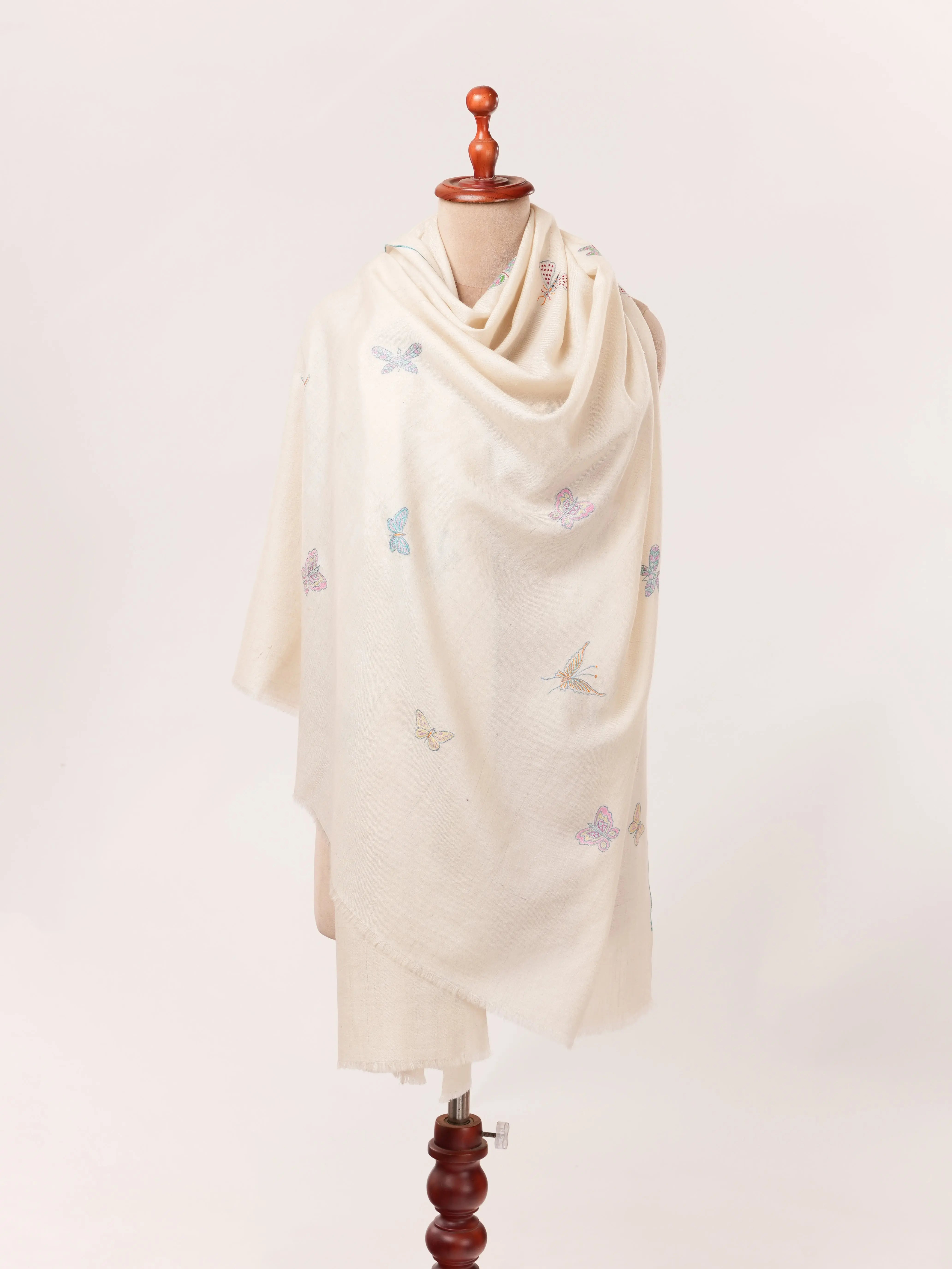 Handwoven White Kashmiri Pashmina Shawl with Hand Sozni Buteh Embroidery Shahkaar.com