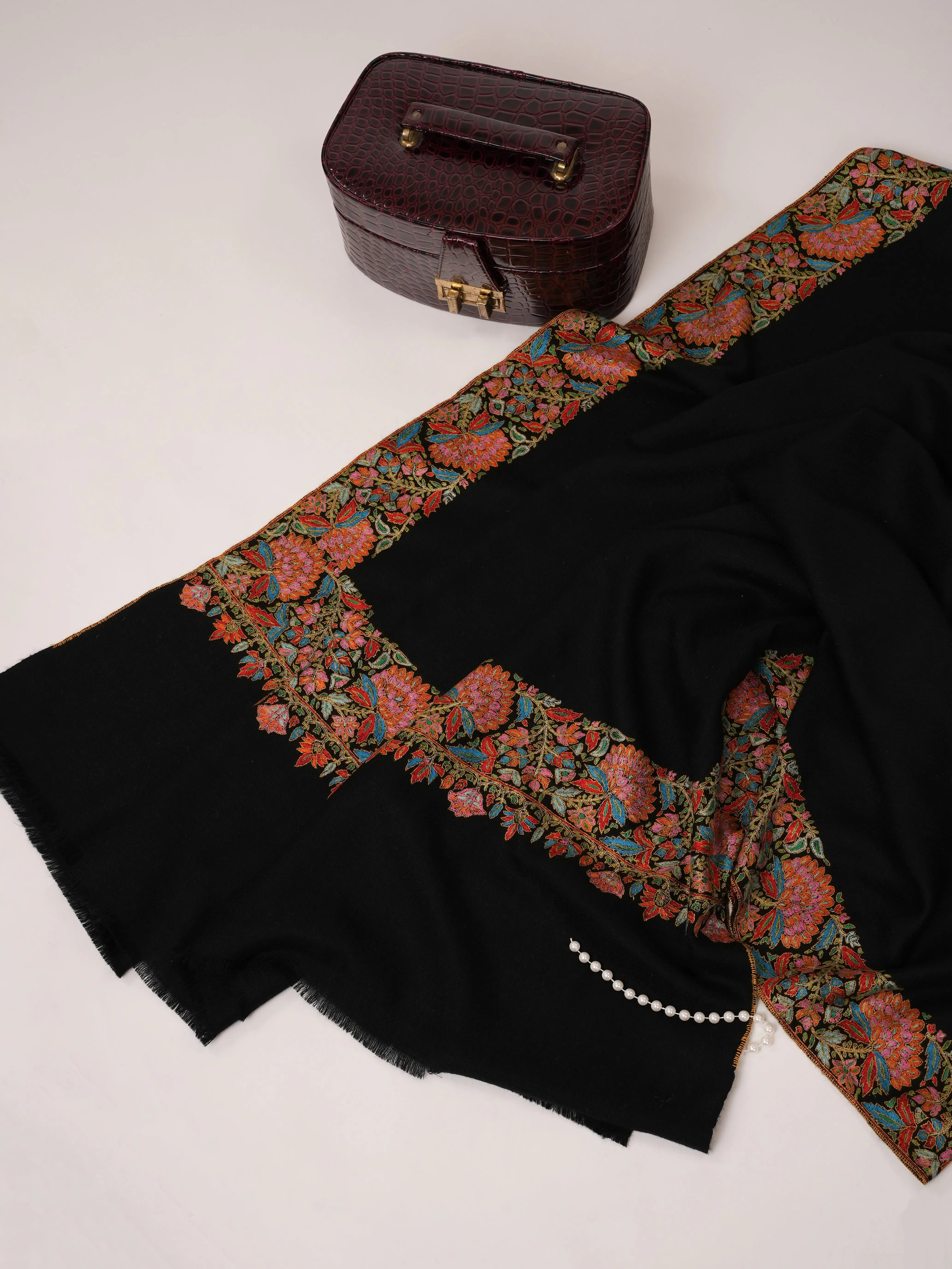 Black Daurdar Hand Embroidered Pure Pashmina Shawl Shahkaar.com