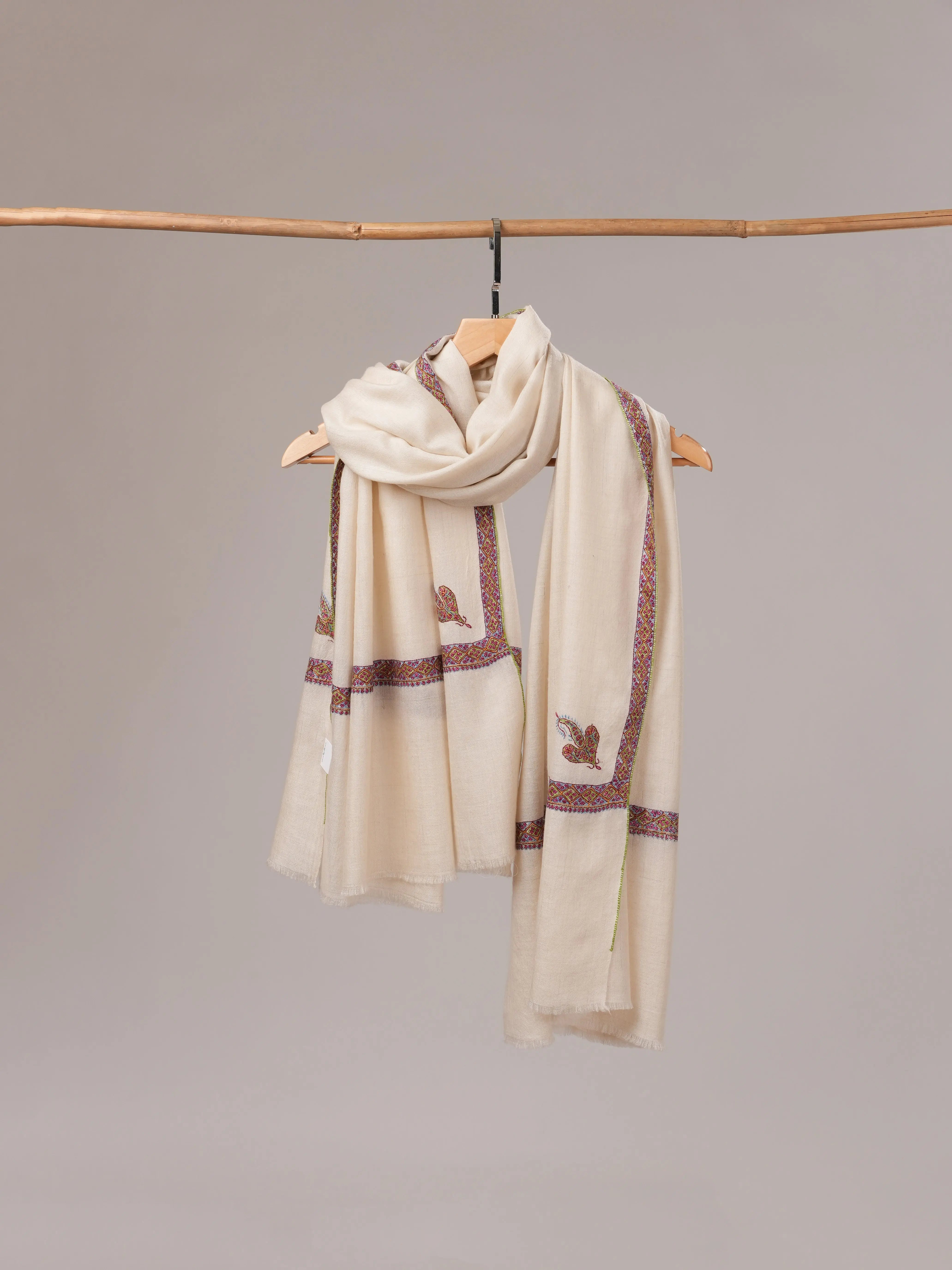 Natural White Pashmina Shawl with Classic Hashia Hand Embroidery Shahkaar.com
