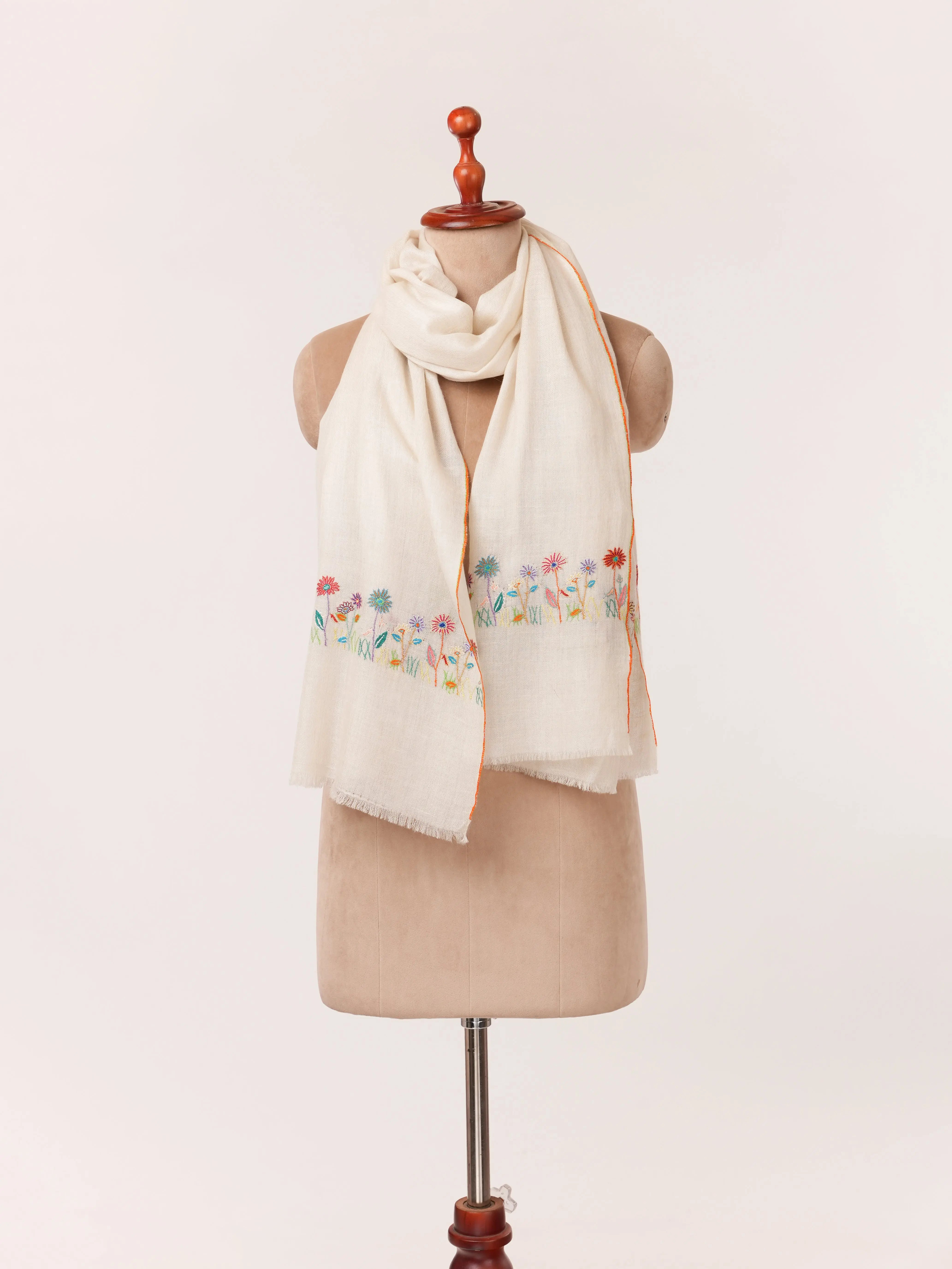 Hand Sozni Daisey Palldar Embroidery White Kashmiri Cashmere Scarf Shahkaar.com