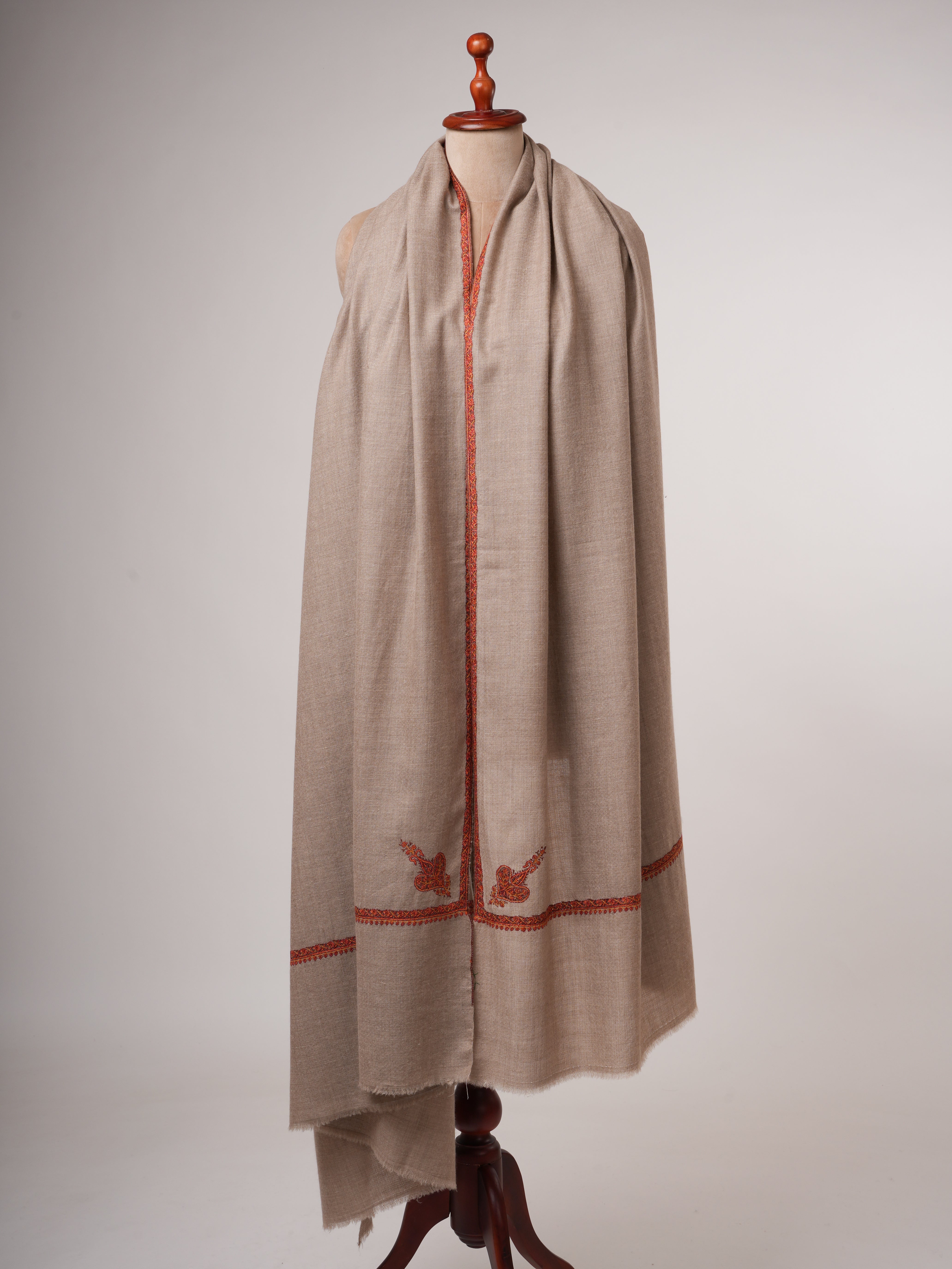 Oversized Bail Classic Embroidered Soft Pashmina Shawl – Timeless Kashmiri Luxury