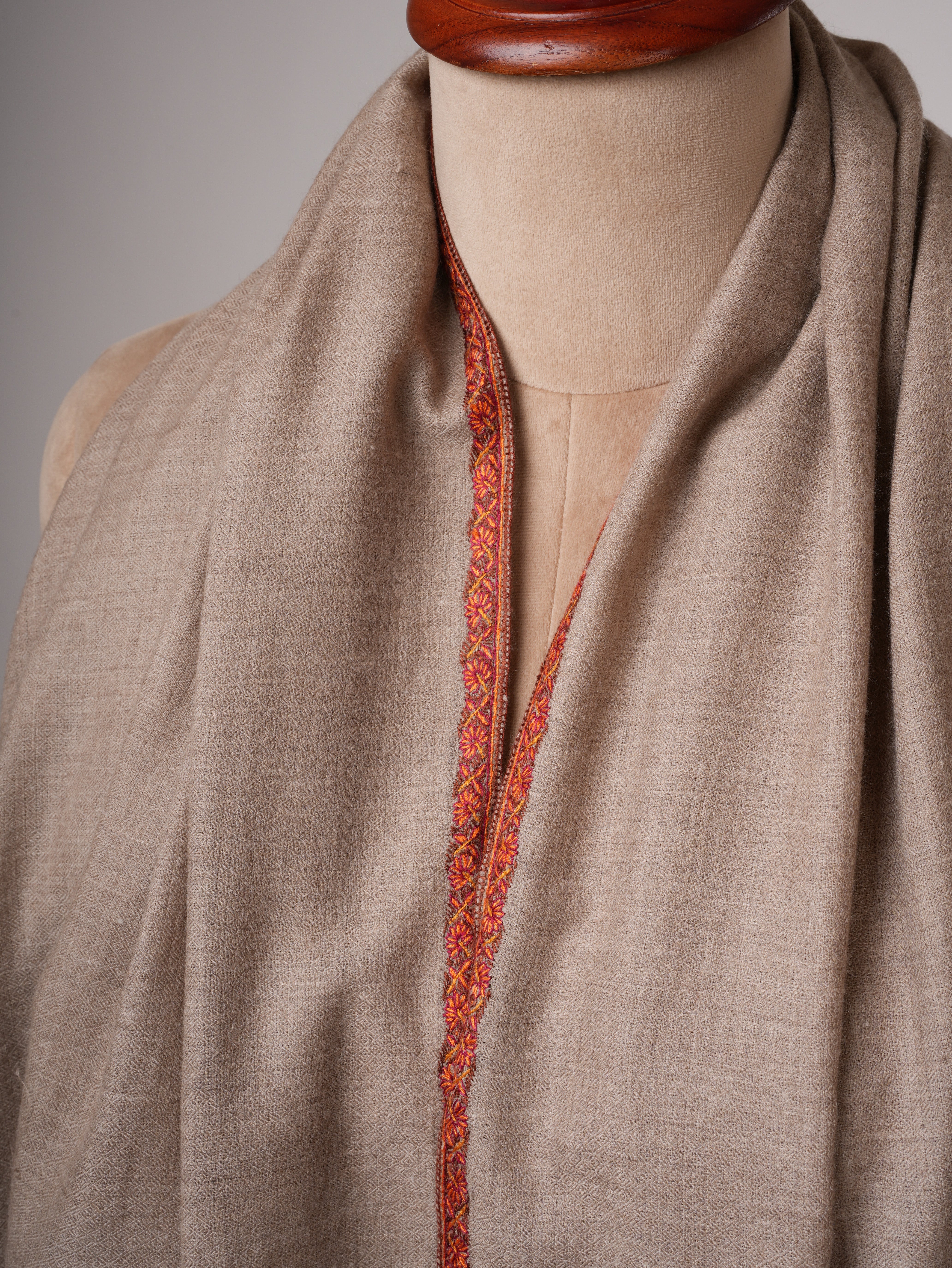 Oversized Bail Classic Embroidered Soft Pashmina Shawl – Timeless Kashmiri Luxury