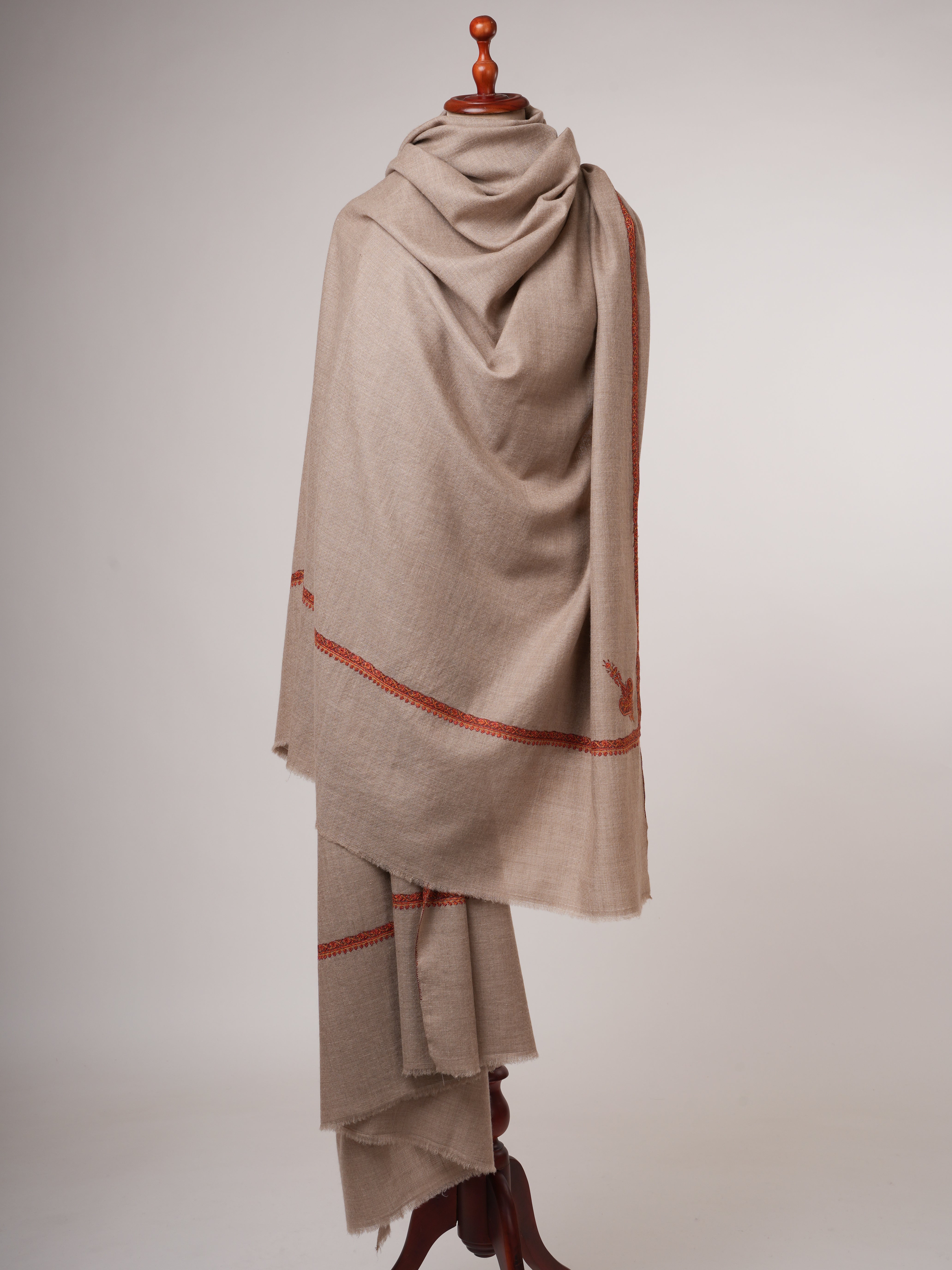 Oversized Bail Classic Embroidered Soft Pashmina Shawl – Timeless Kashmiri Luxury