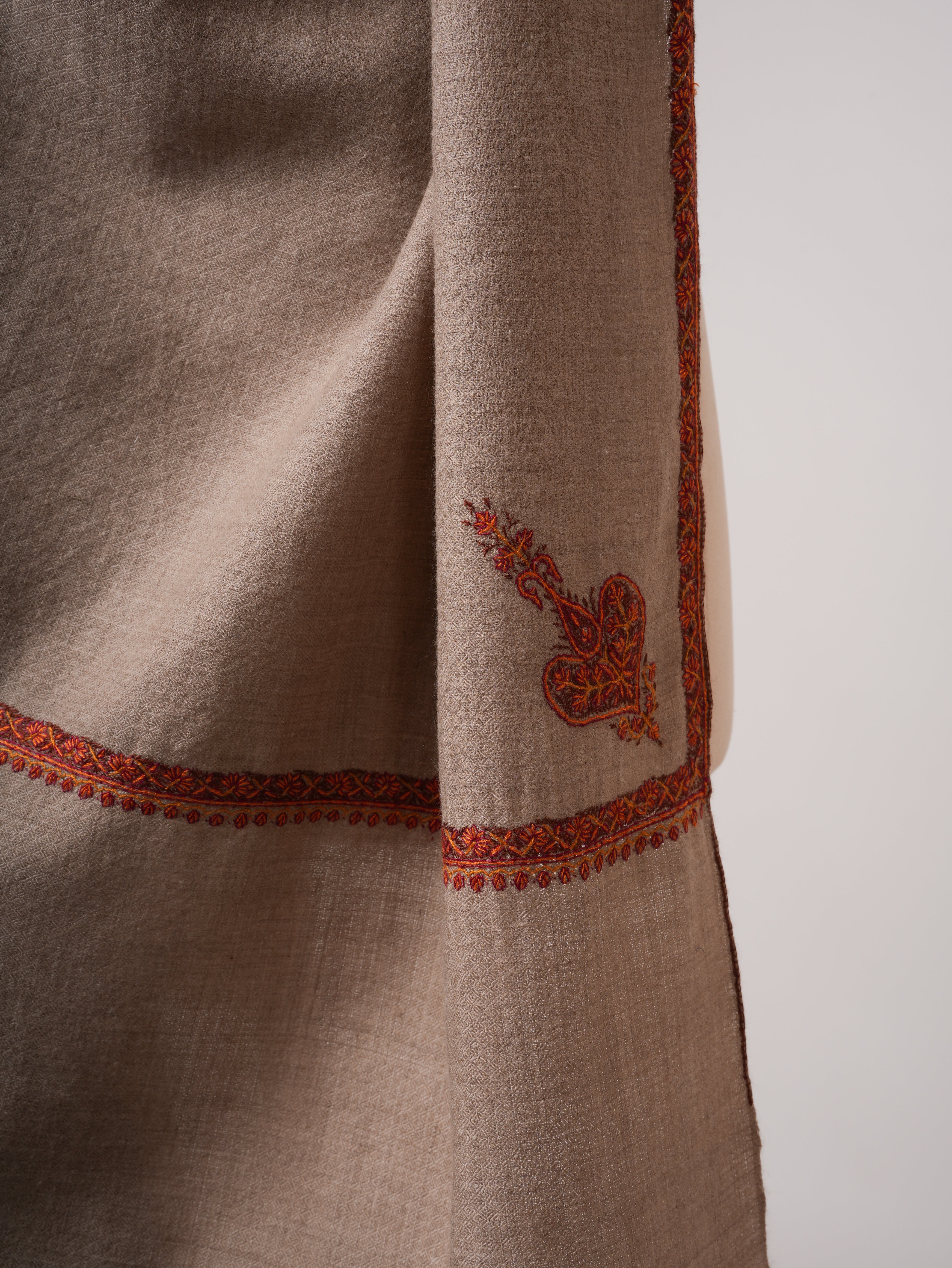 Oversized Bail Classic Embroidered Soft Pashmina Shawl – Timeless Kashmiri Luxury
