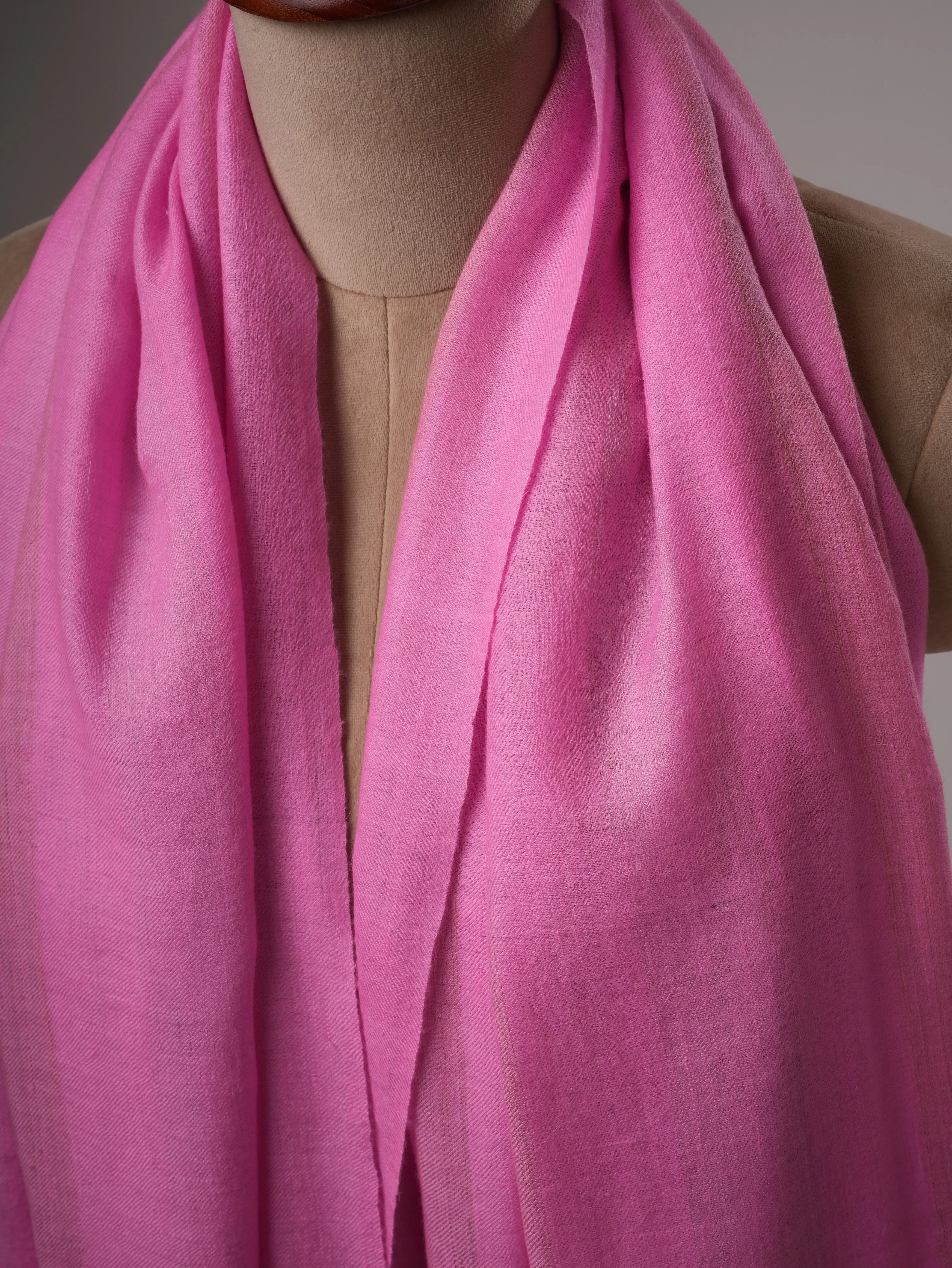 Handwoven Baby Pink Pashmina Shawl with Elegant Zari Detailing Shahkaar