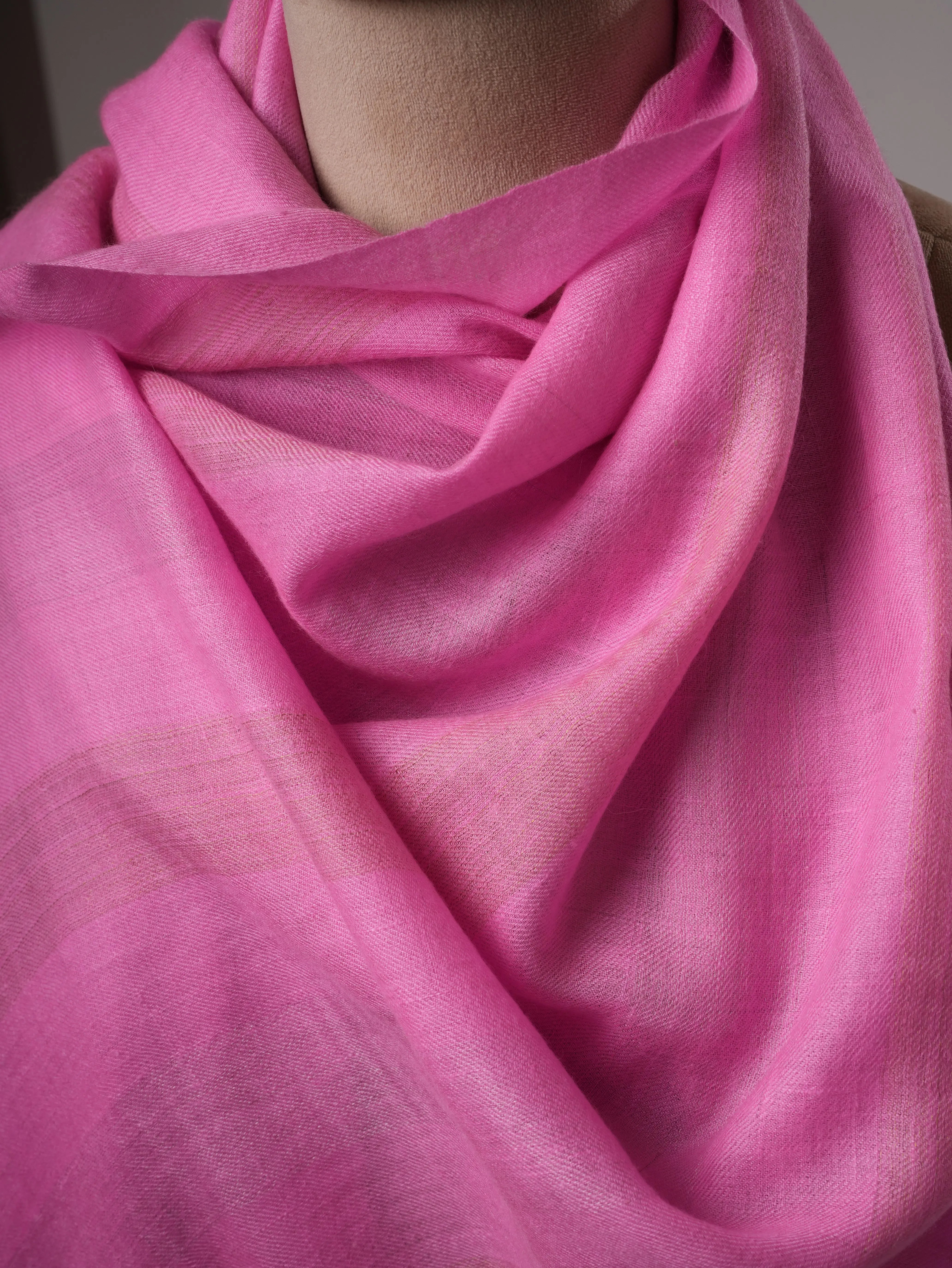 Handwoven Baby Pink Pashmina Shawl with Elegant Zari Detailing Shahkaar