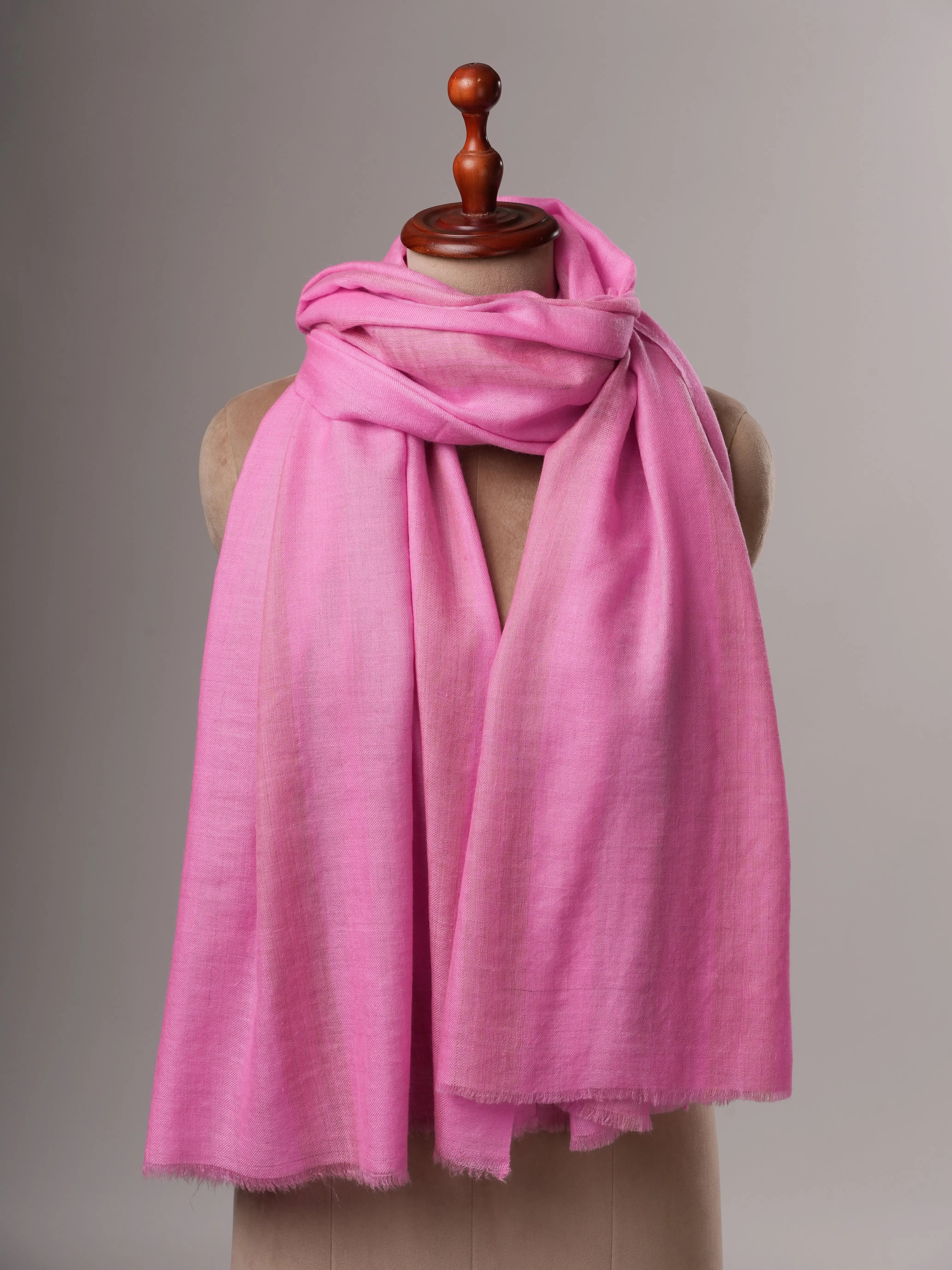 Handwoven Baby Pink Pashmina Shawl with Elegant Zari Detailing Shahkaar