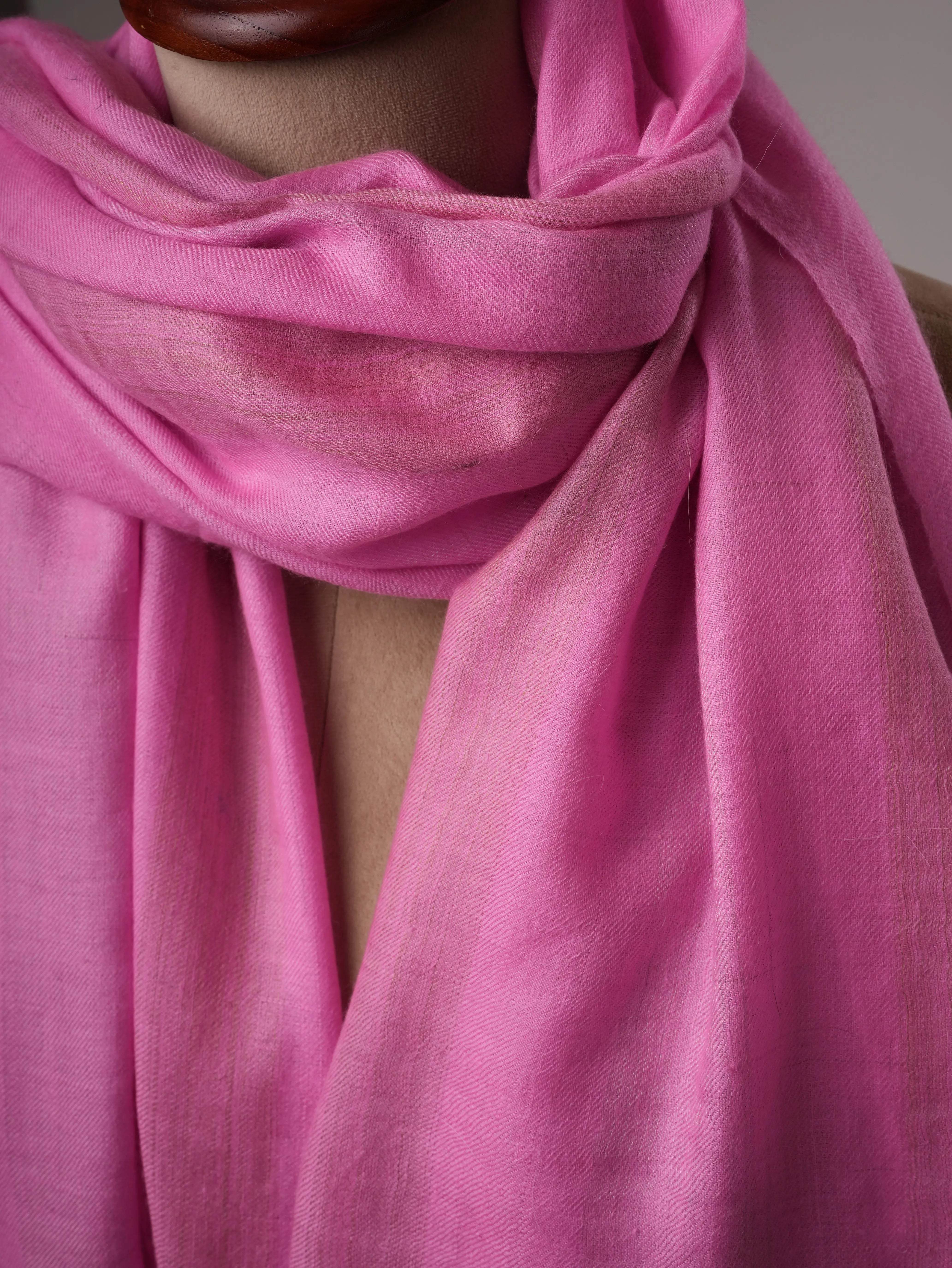 Handwoven Baby Pink Pashmina Shawl with Elegant Zari Detailing Shahkaar