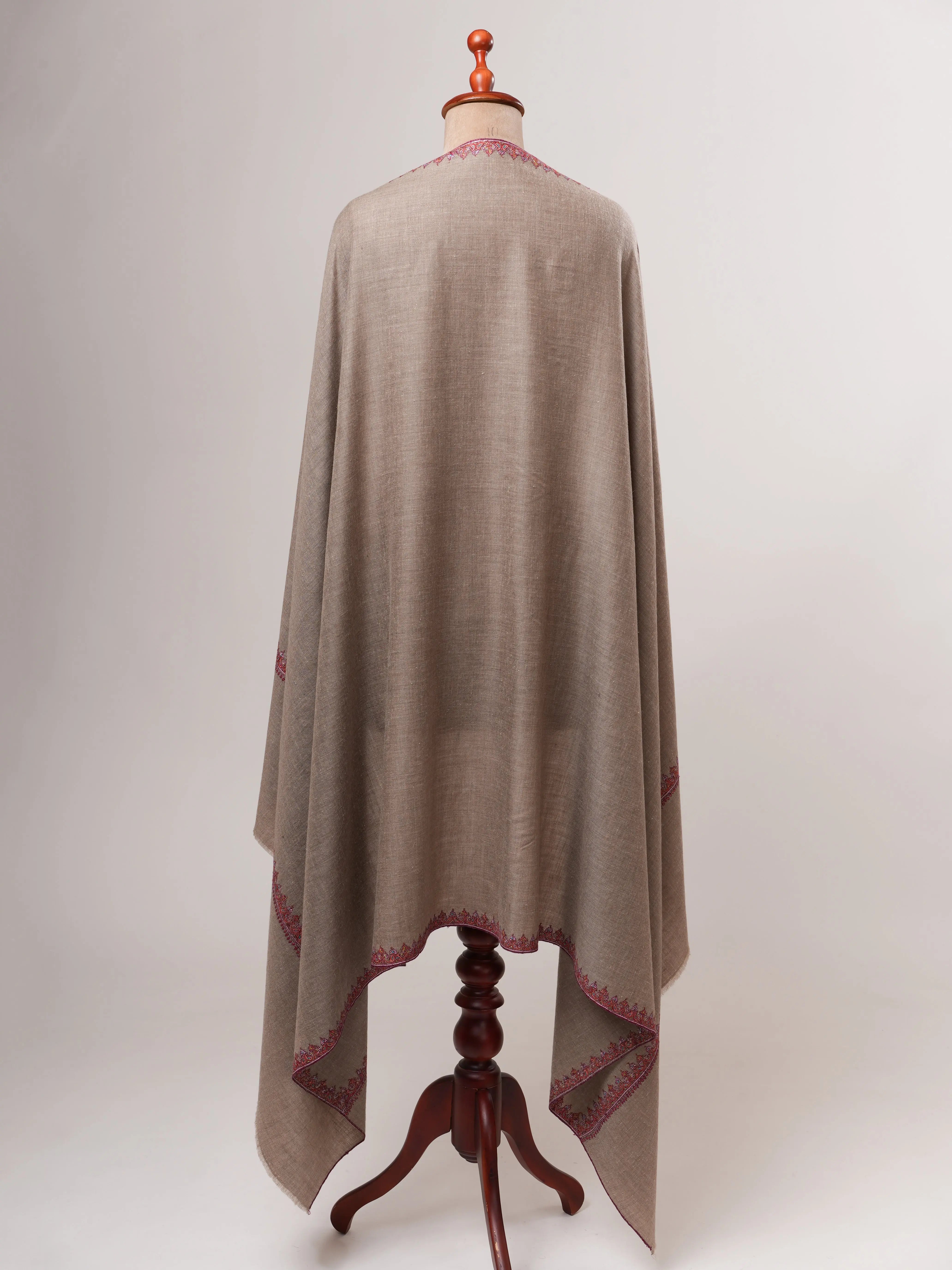 Natural Grey Hashia Embroidered Kashmiri Pashmina Shawl – Timeless Handwoven Luxury Shahkaar